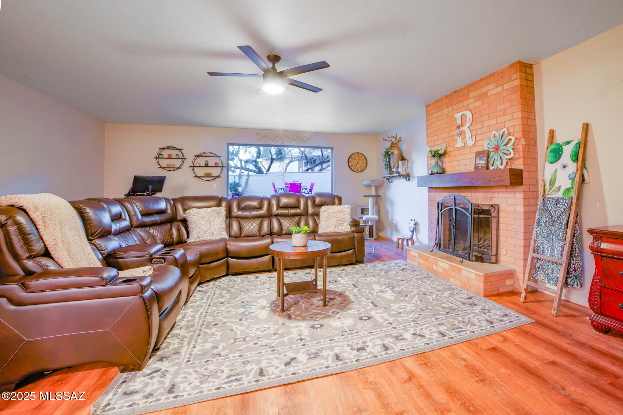 2839 W Calle Arandas