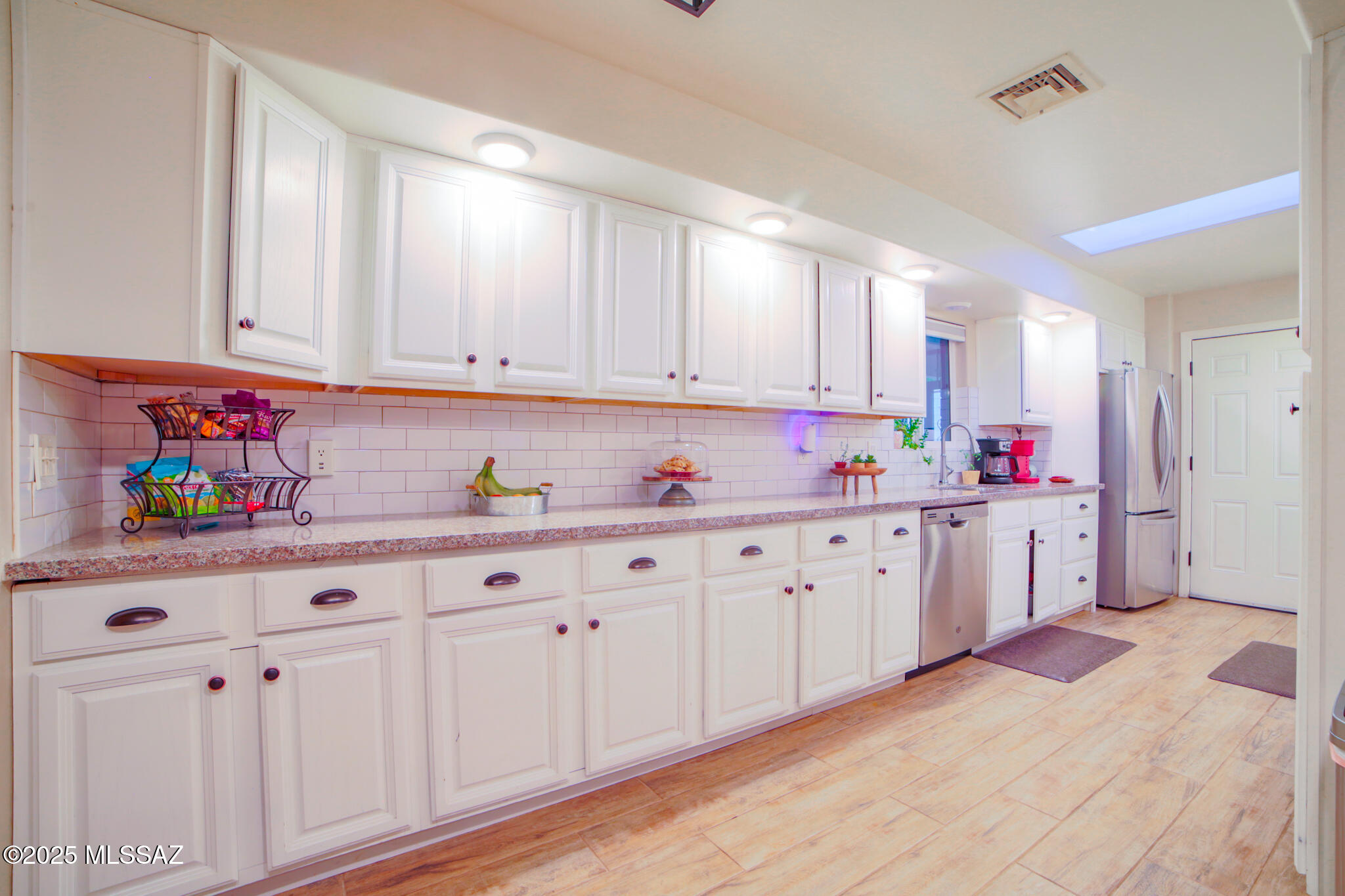 2839 W Calle Arandas