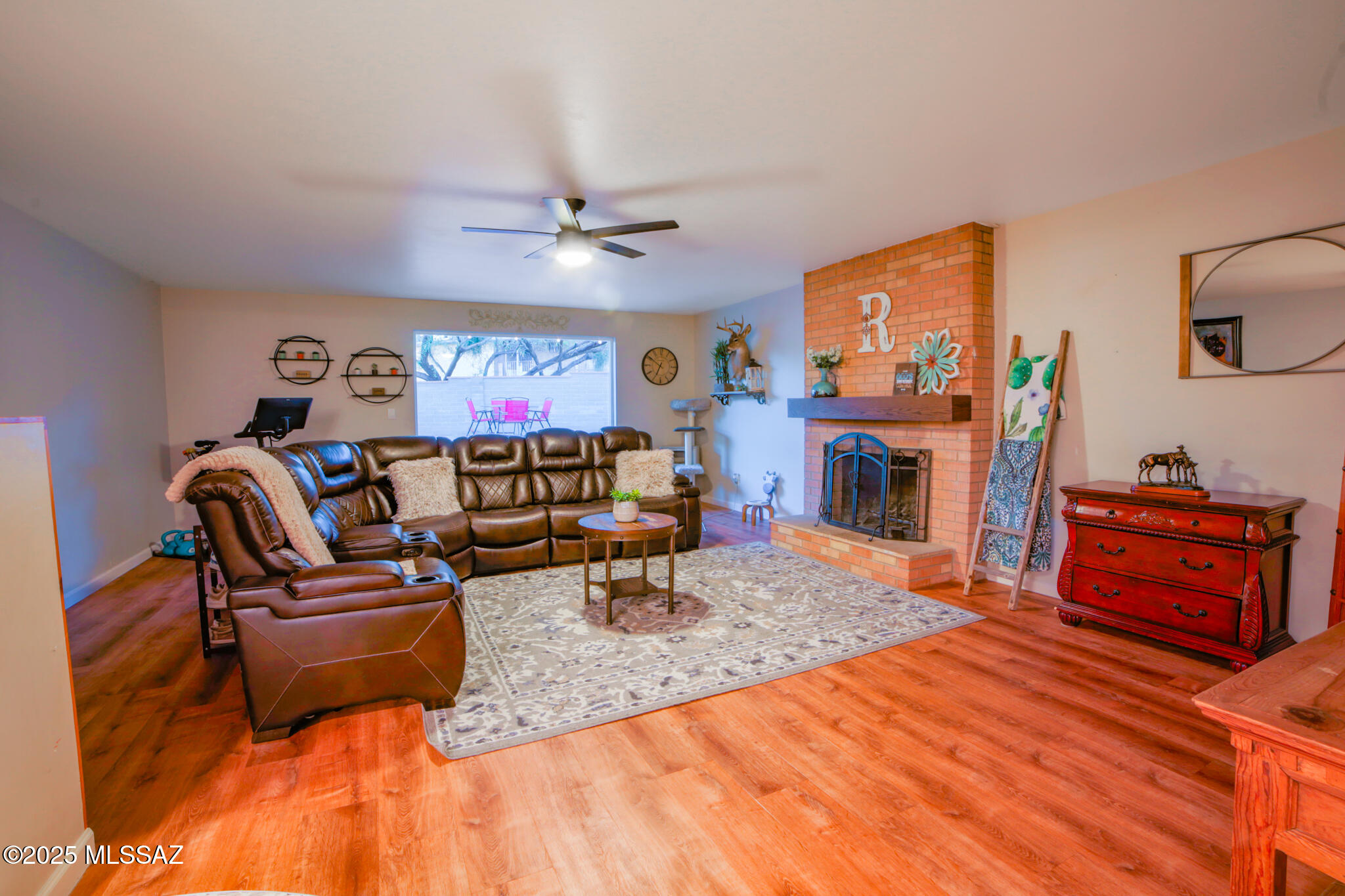 2839 W Calle Arandas