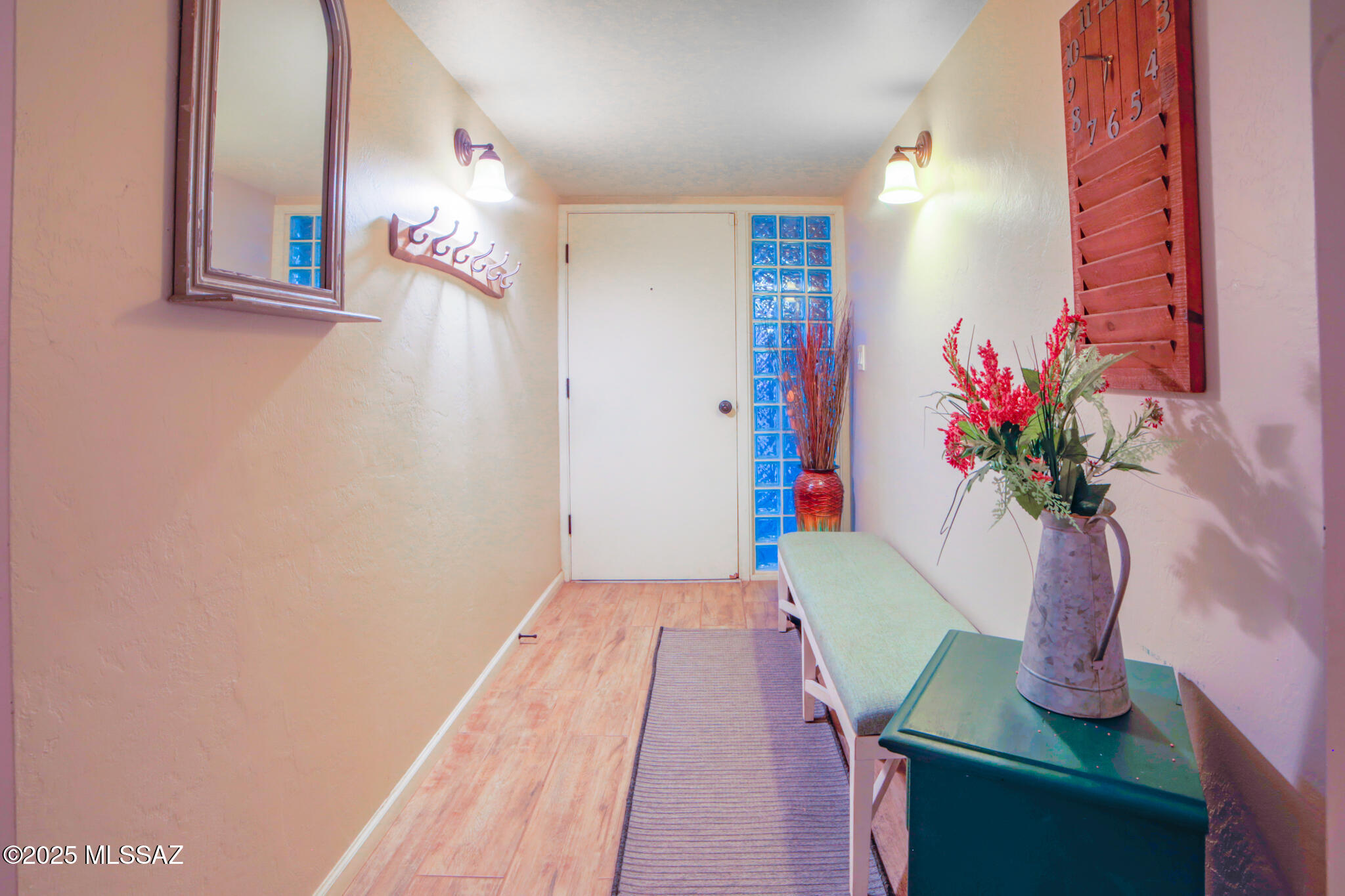 2839 W Calle Arandas