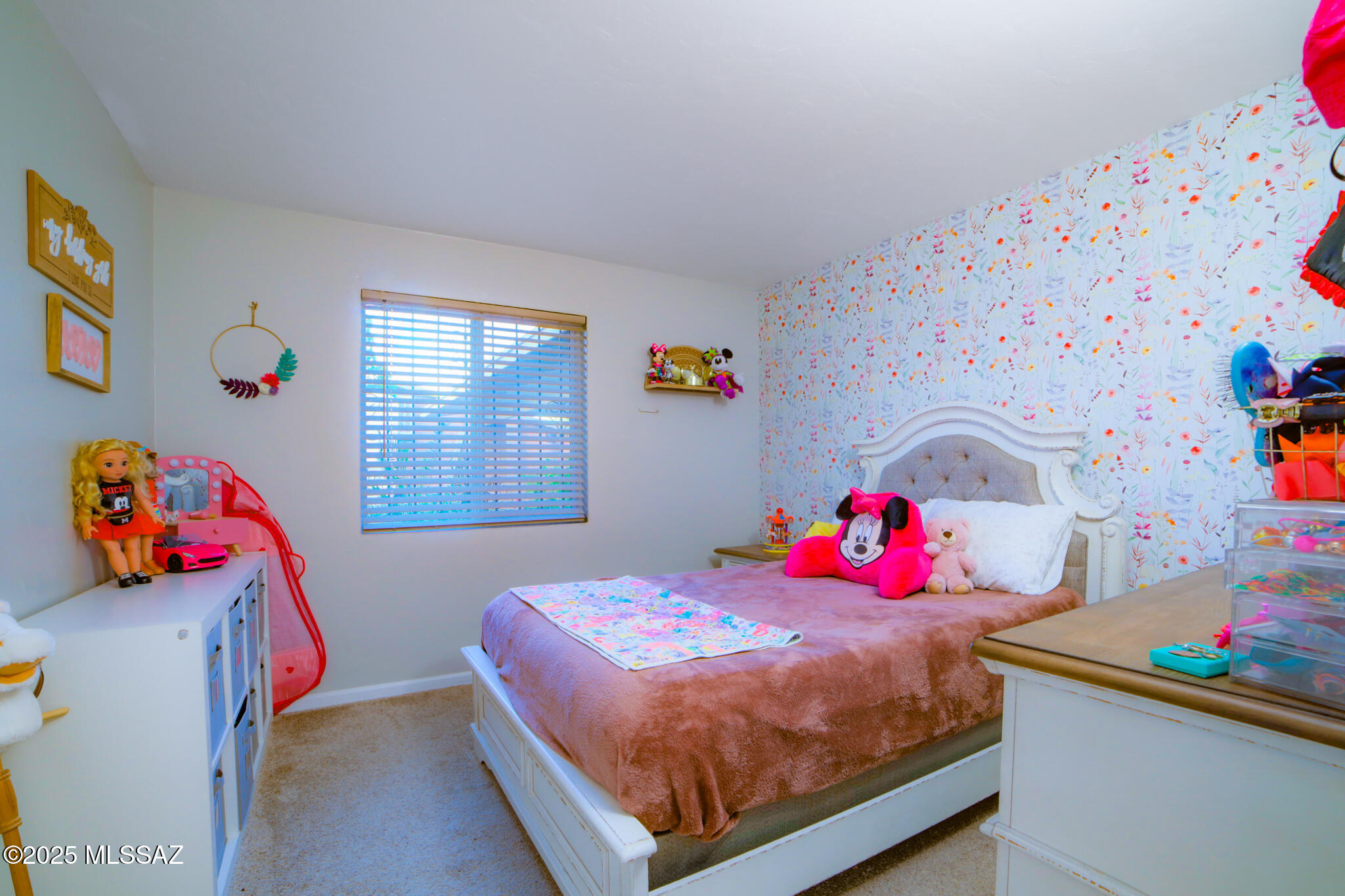 2839 W Calle Arandas