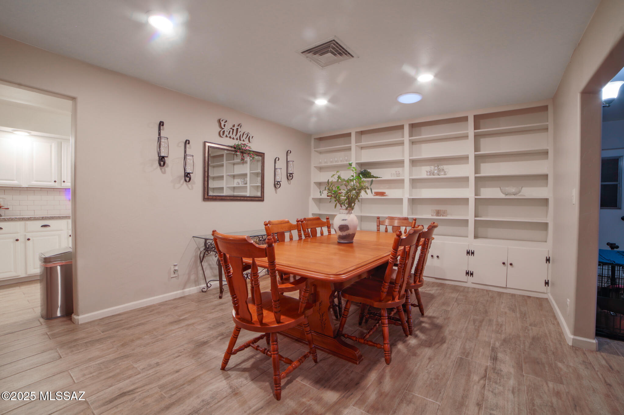 2839 W Calle Arandas