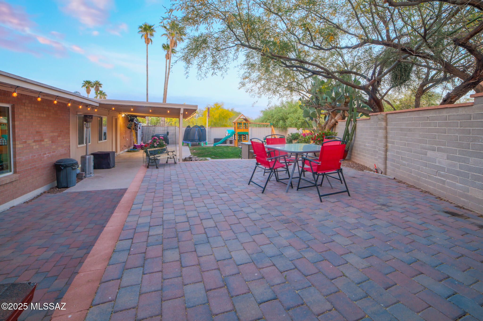 2839 W Calle Arandas