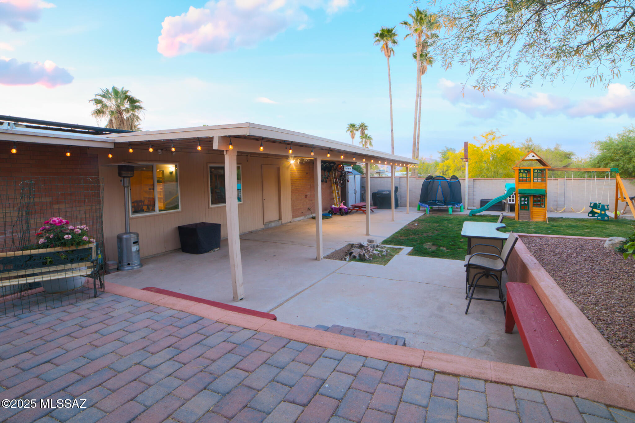 2839 W Calle Arandas