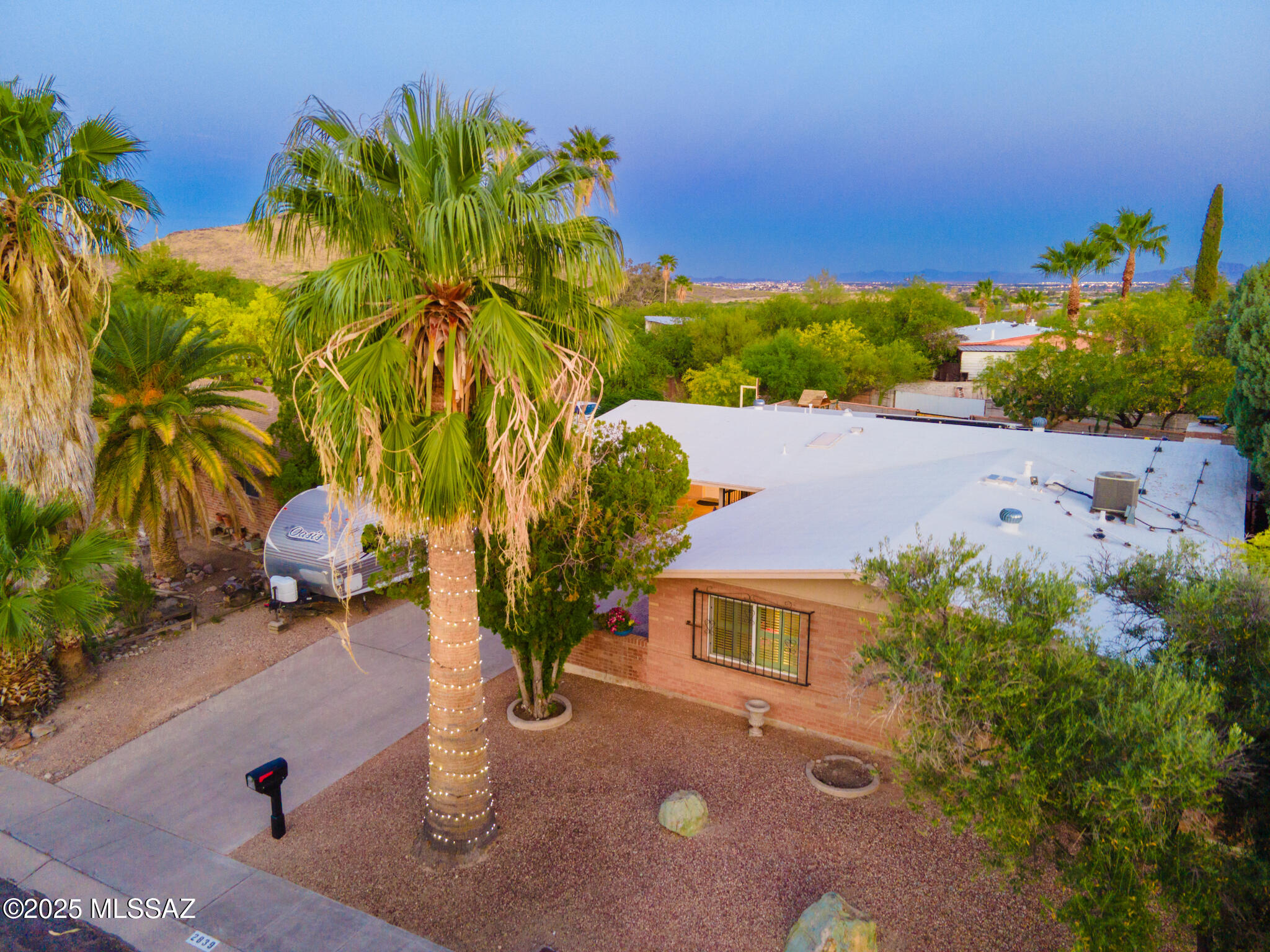 2839 W Calle Arandas