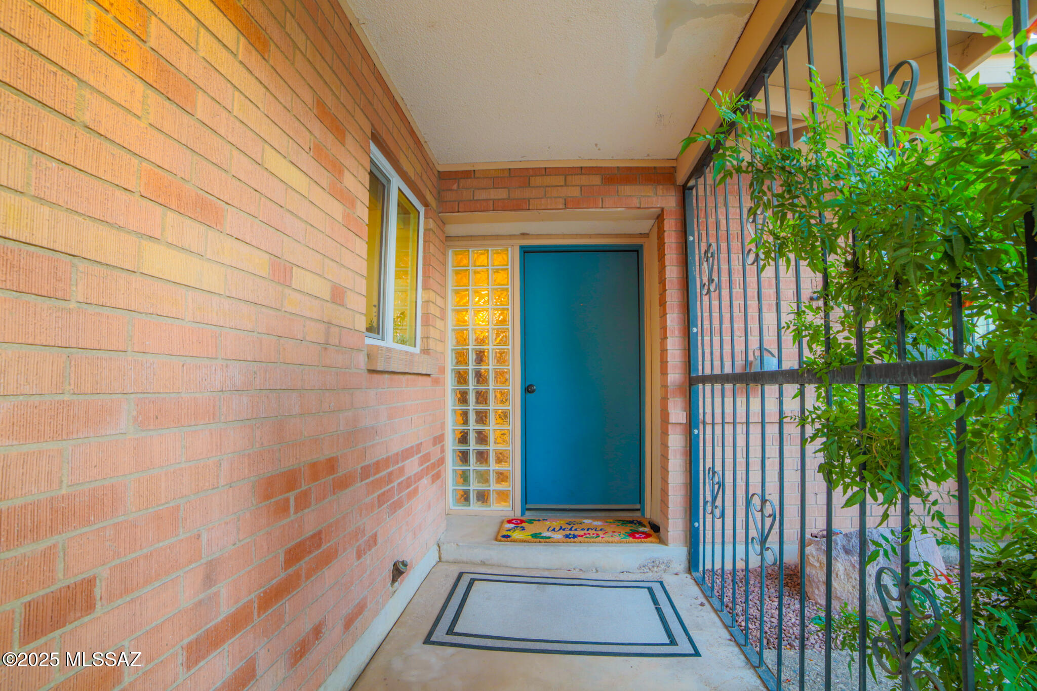 2839 W Calle Arandas