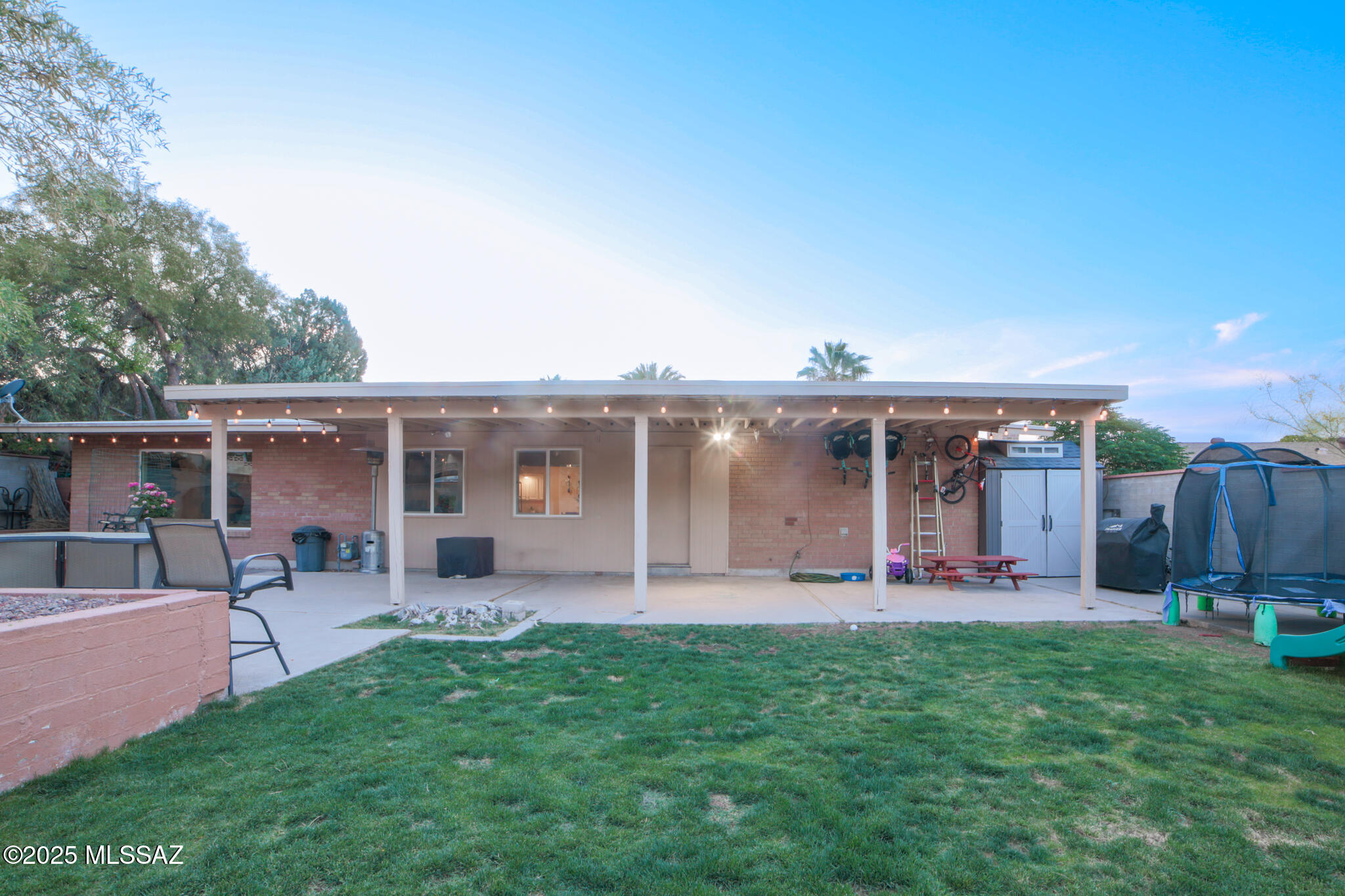 2839 W Calle Arandas