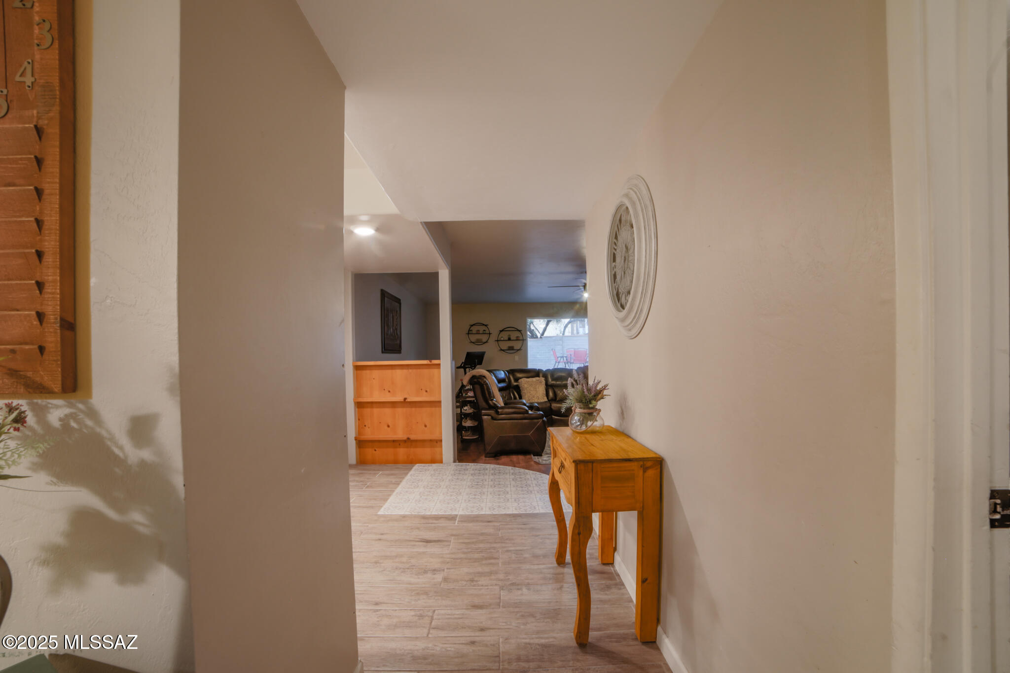 2839 W Calle Arandas