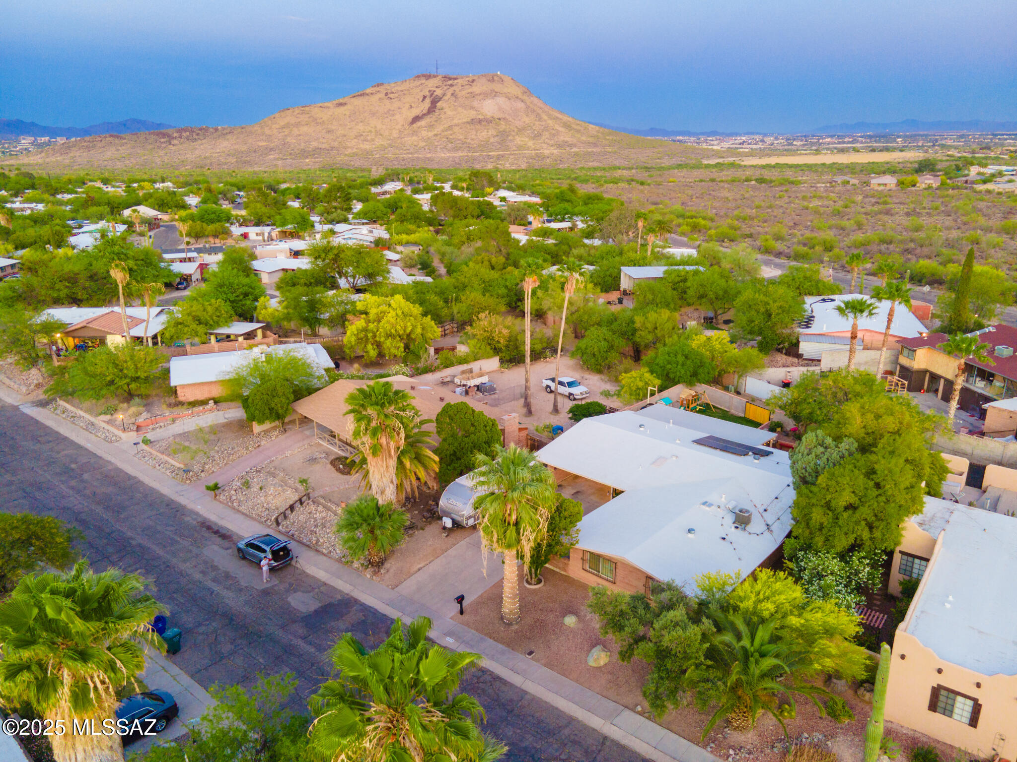 2839 W Calle Arandas