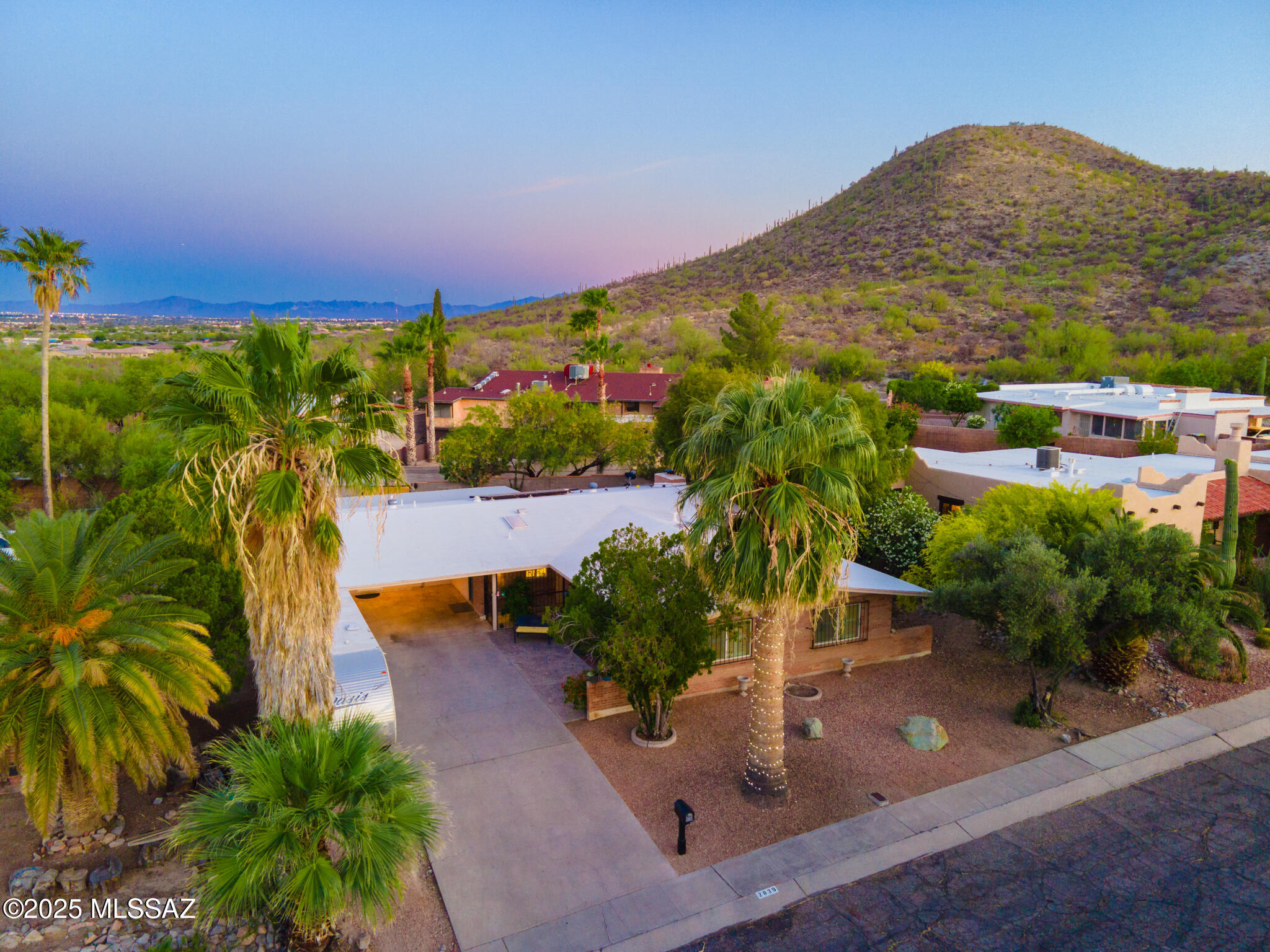 2839 W Calle Arandas