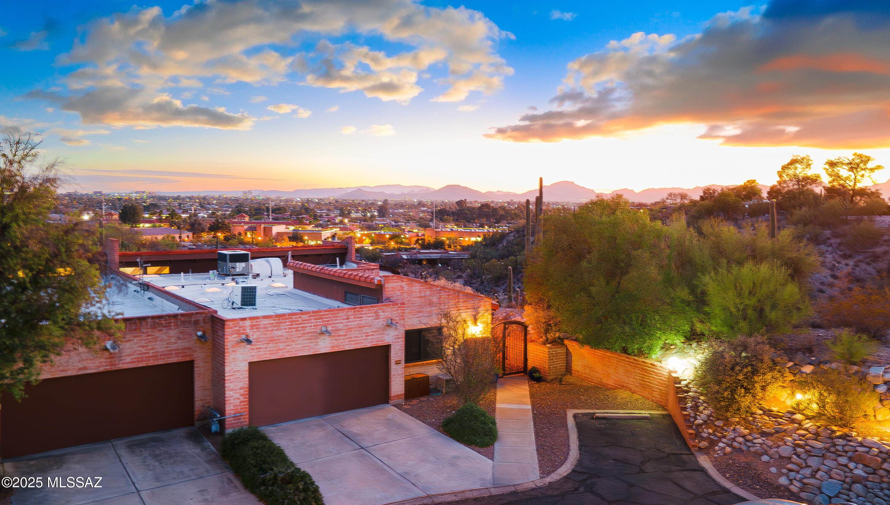 1900 E Campbell Terrace