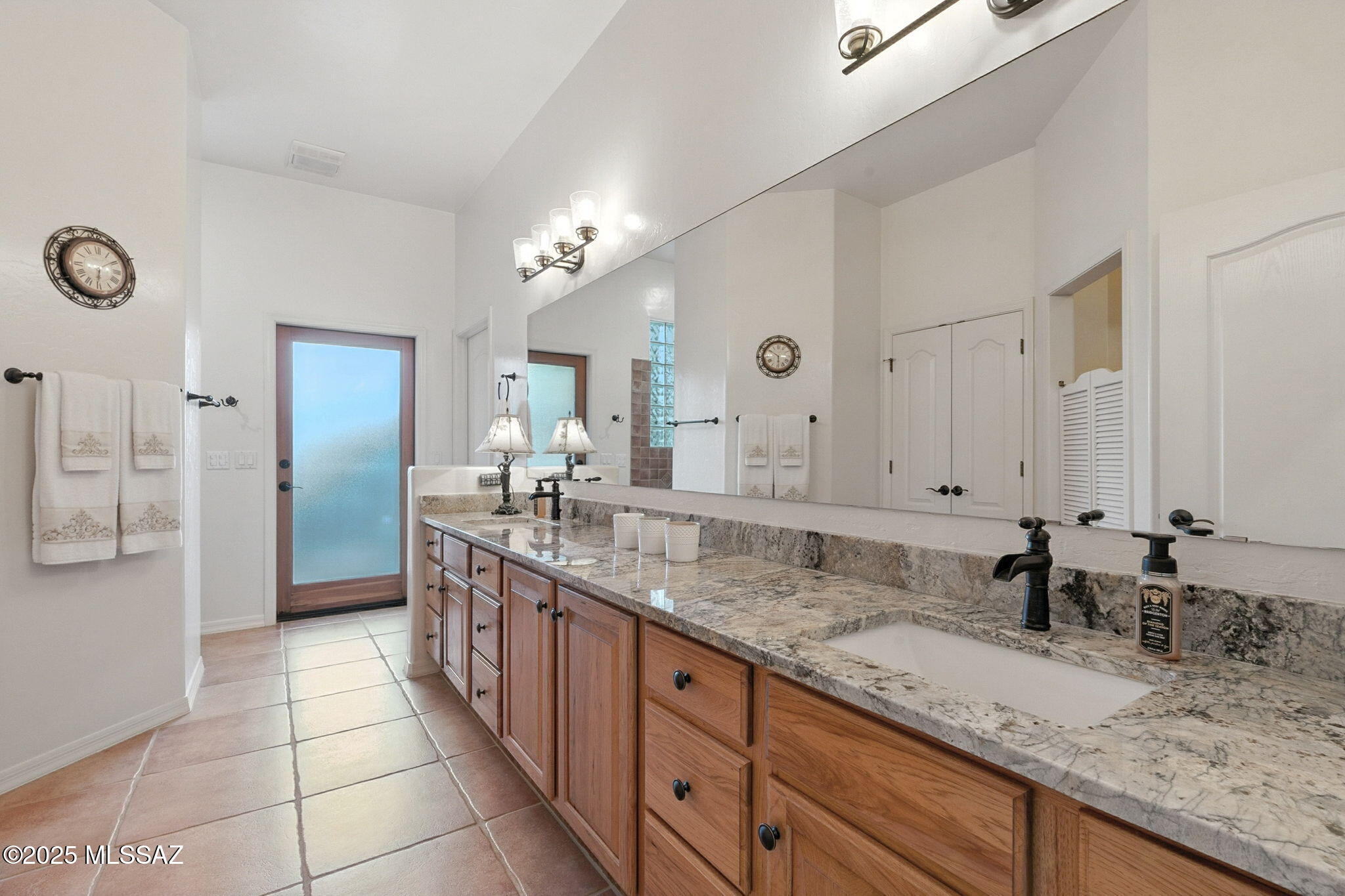 1072 E Cave Canyon Place