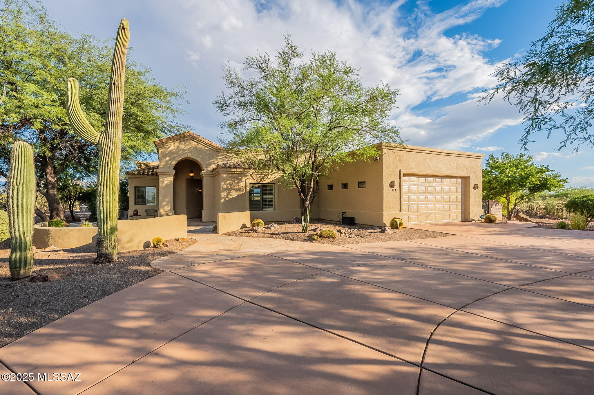 1072 E Cave Canyon Place