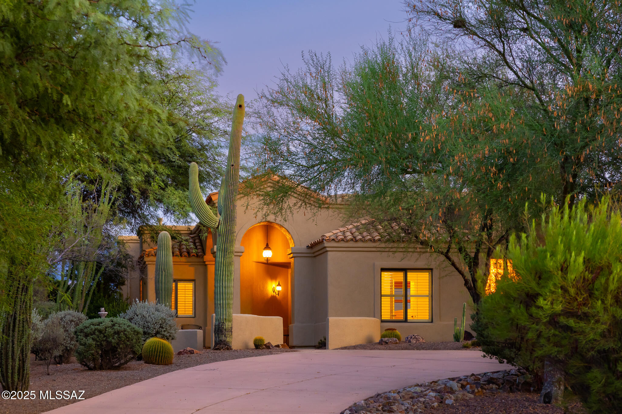 1072 E Cave Canyon Place