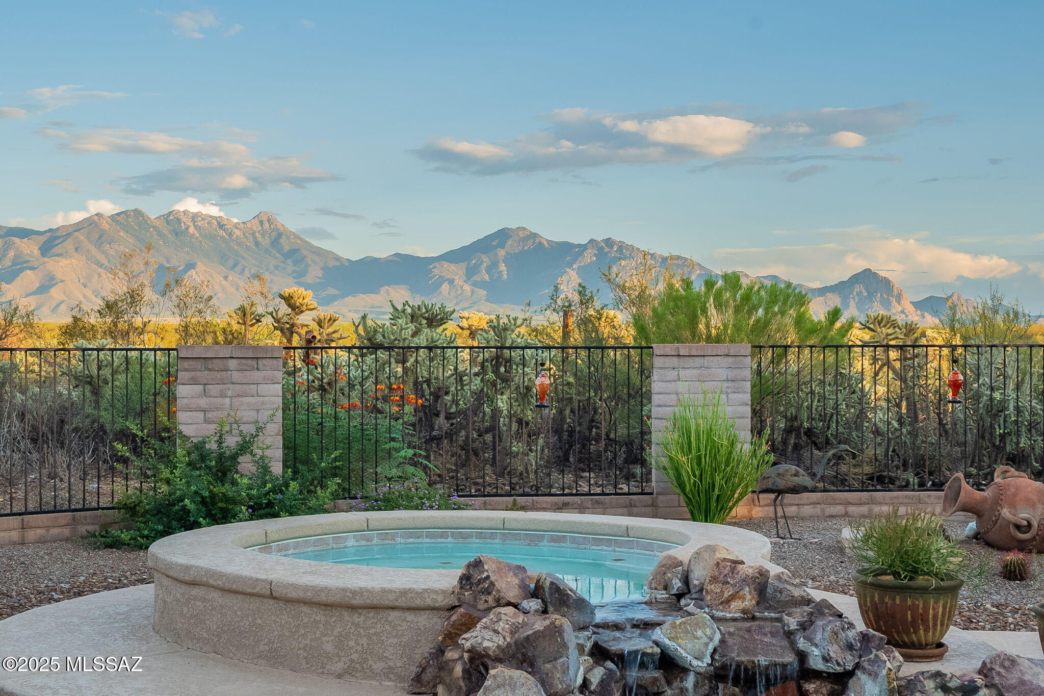 1072 E Cave Canyon Place