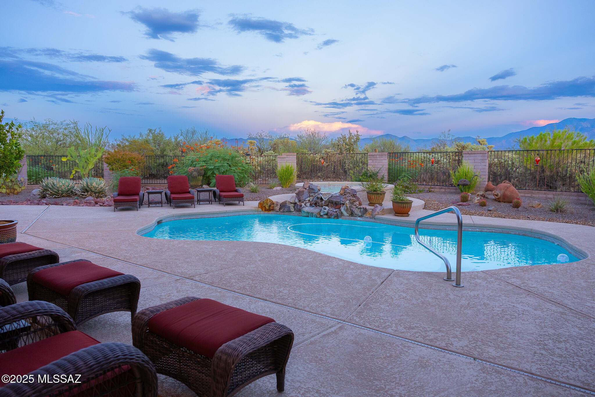 1072 E Cave Canyon Place