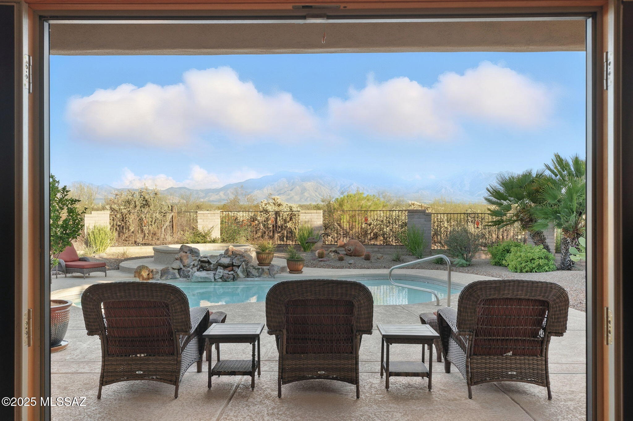 1072 E Cave Canyon Place