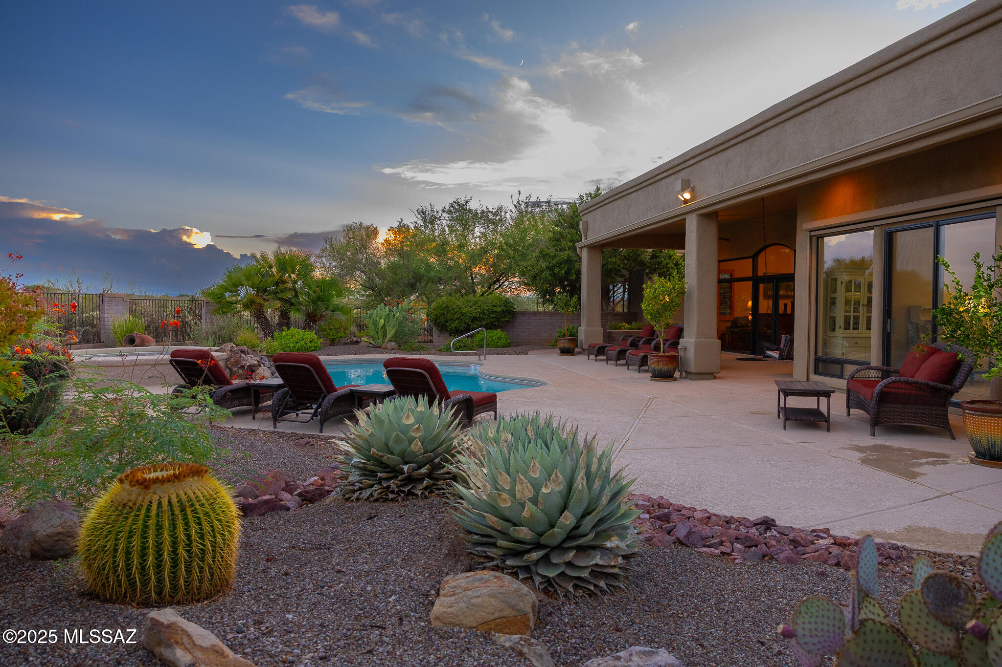 1072 E Cave Canyon Place