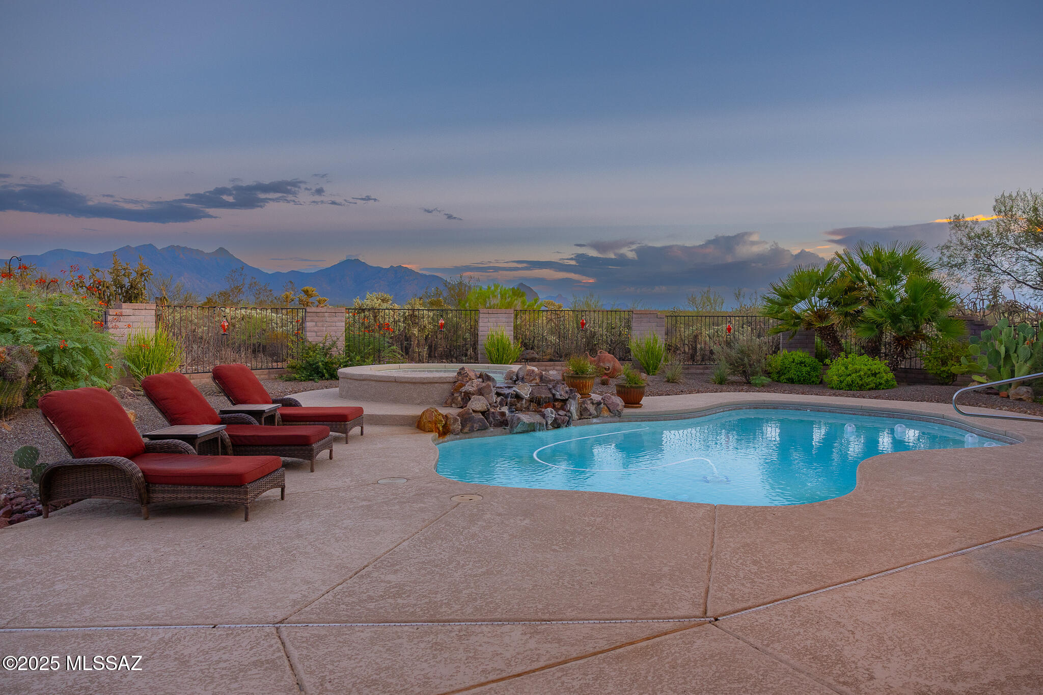 1072 E Cave Canyon Place