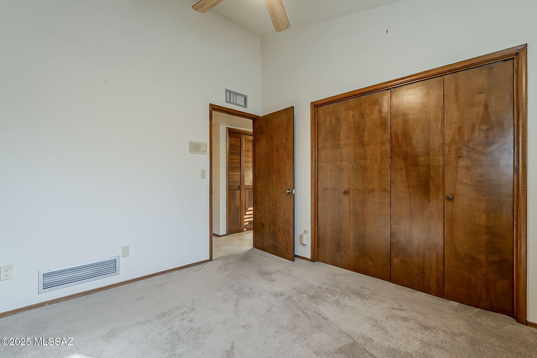 1900 E Campbell Terrace