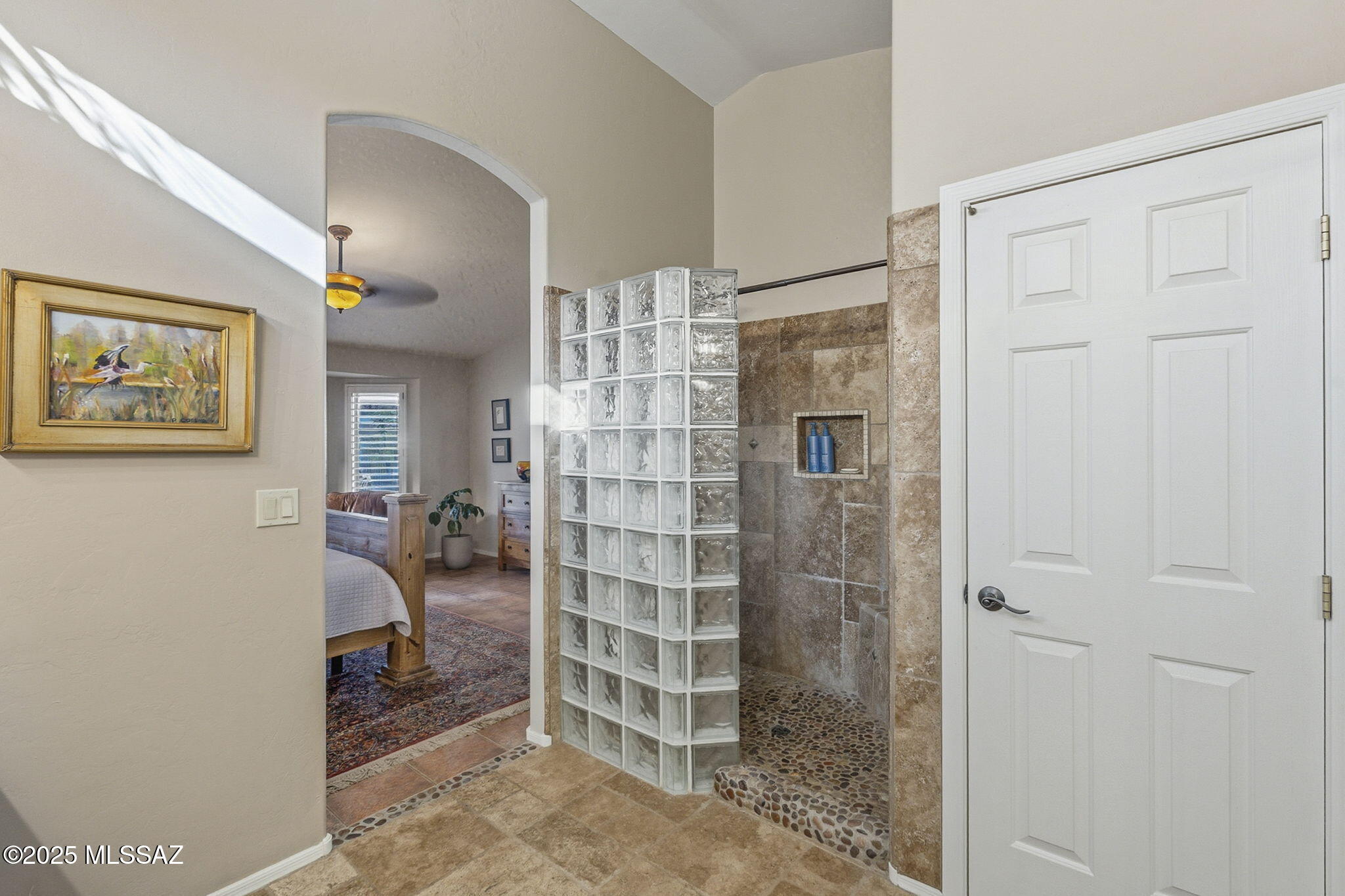 1950 E Desert Lark Pass