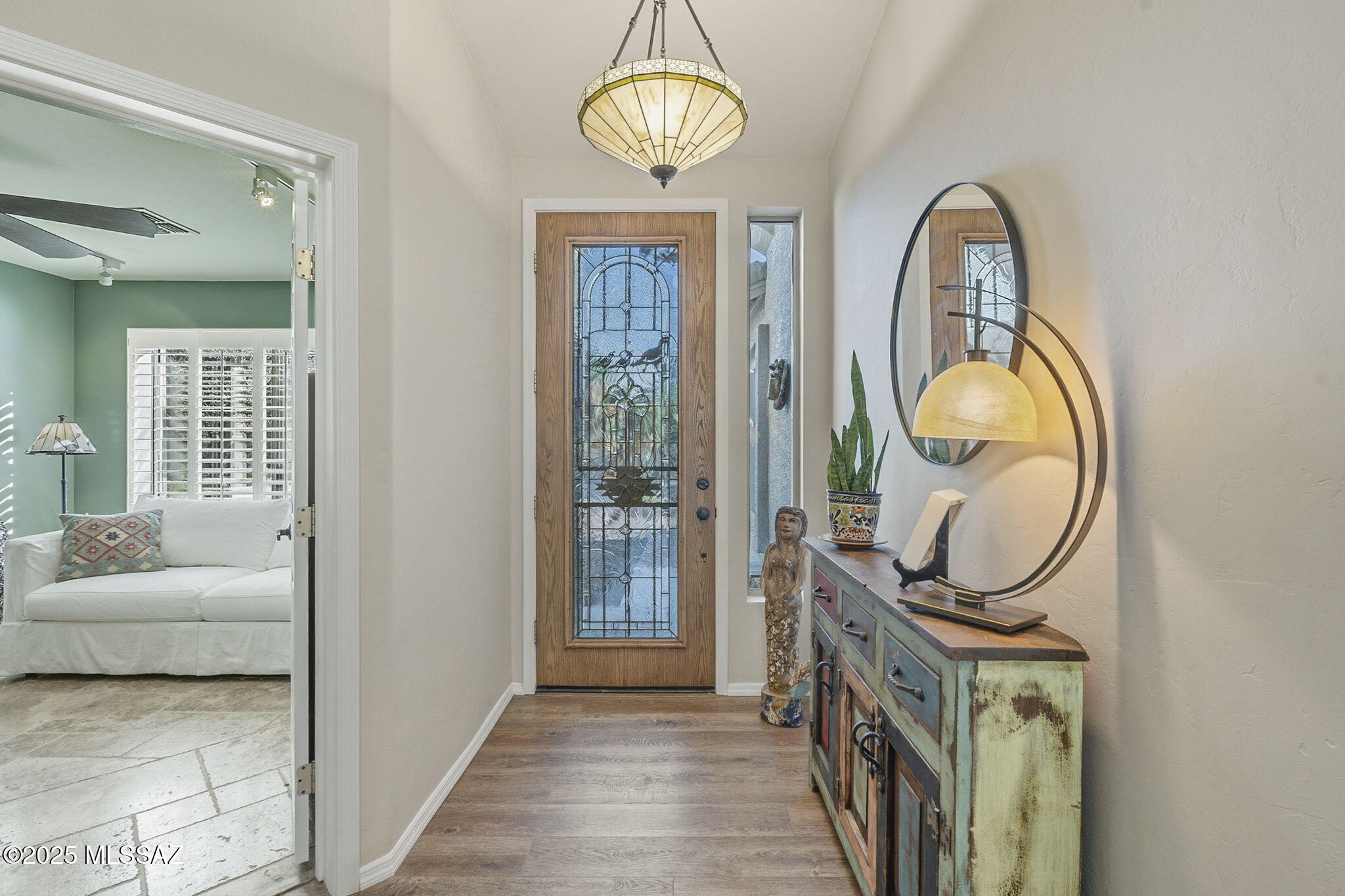 1950 E Desert Lark Pass