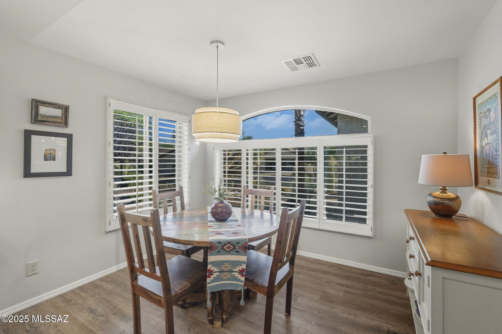 1950 E Desert Lark Pass