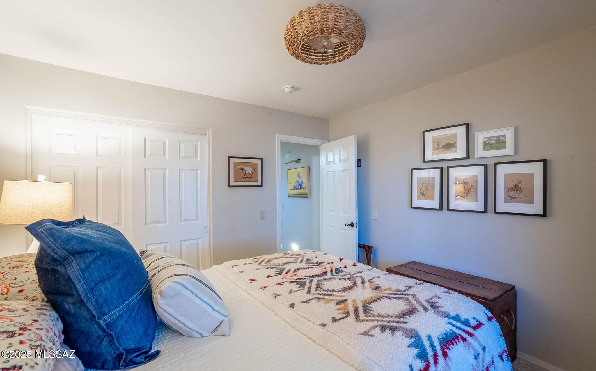 1950 E Desert Lark Pass