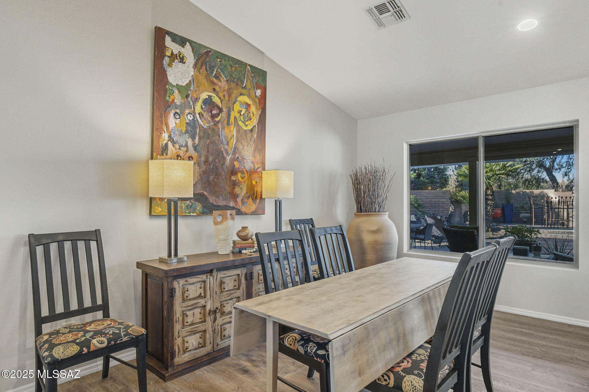 1950 E Desert Lark Pass