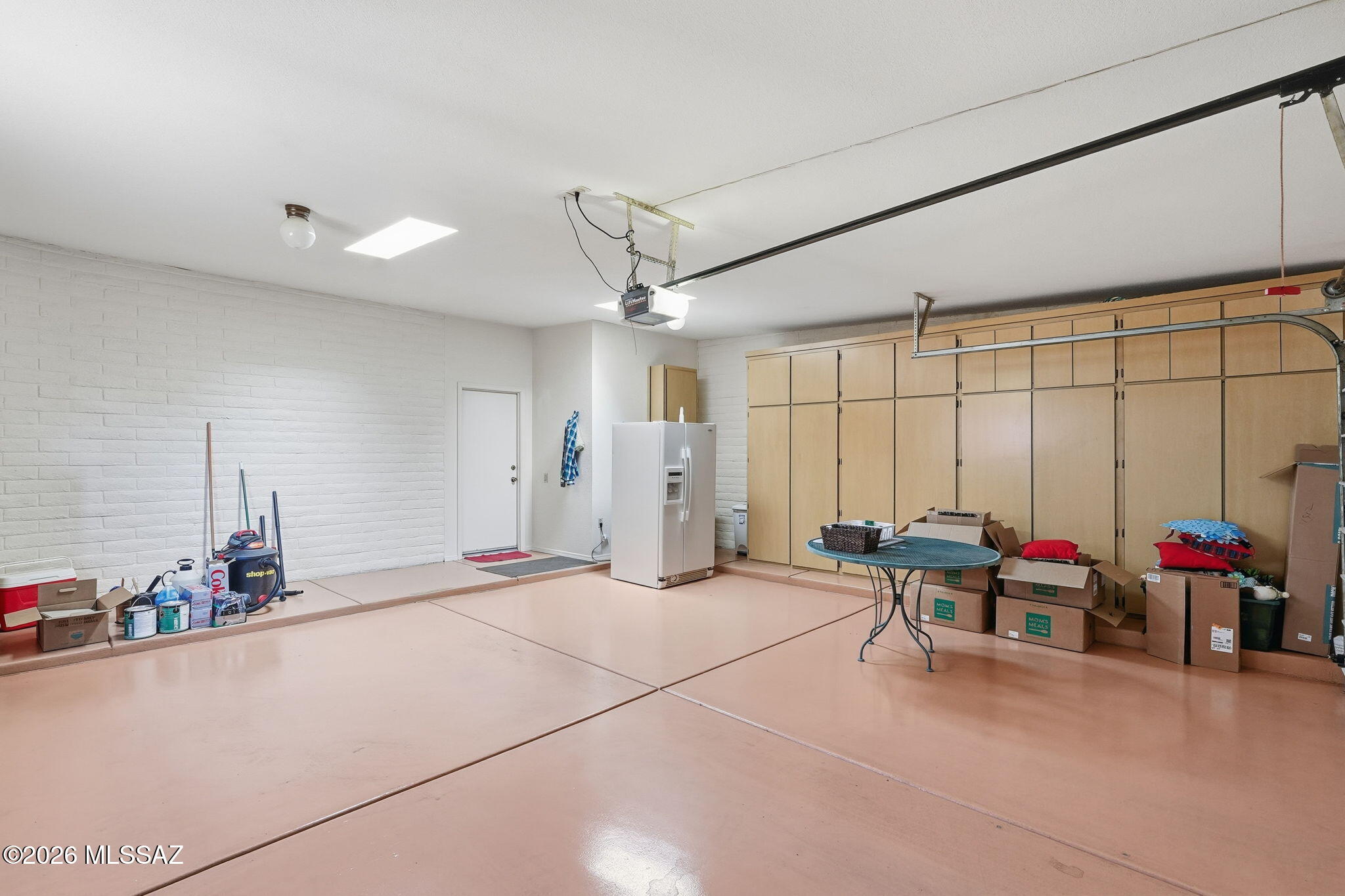 1040 W Camino Del Pato