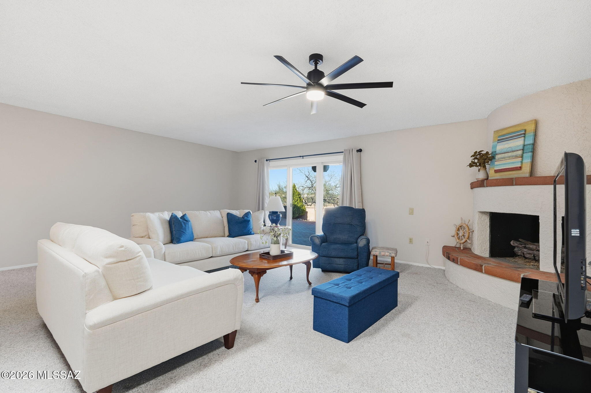 1040 W Camino Del Pato