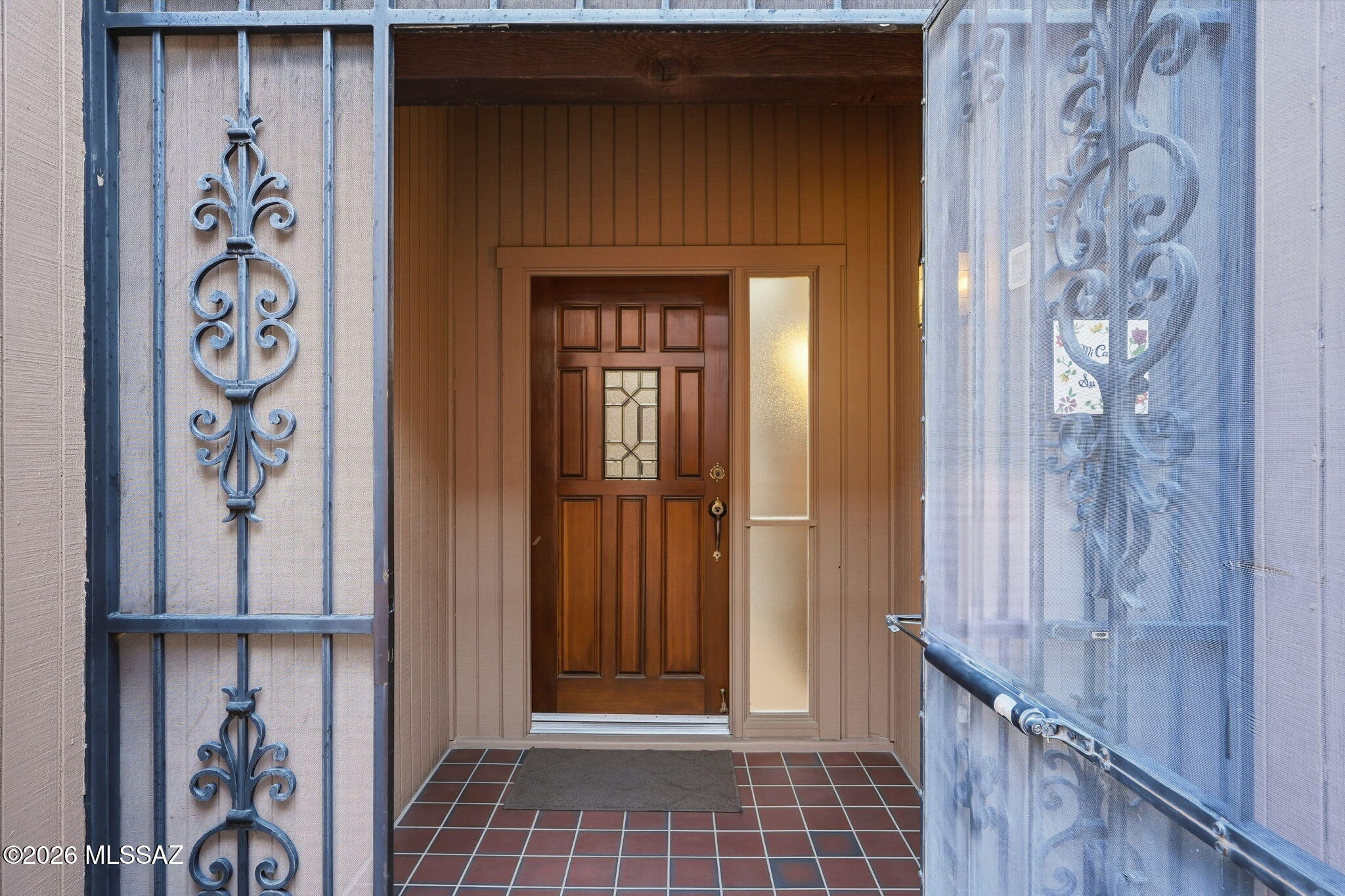 1040 W Camino Del Pato