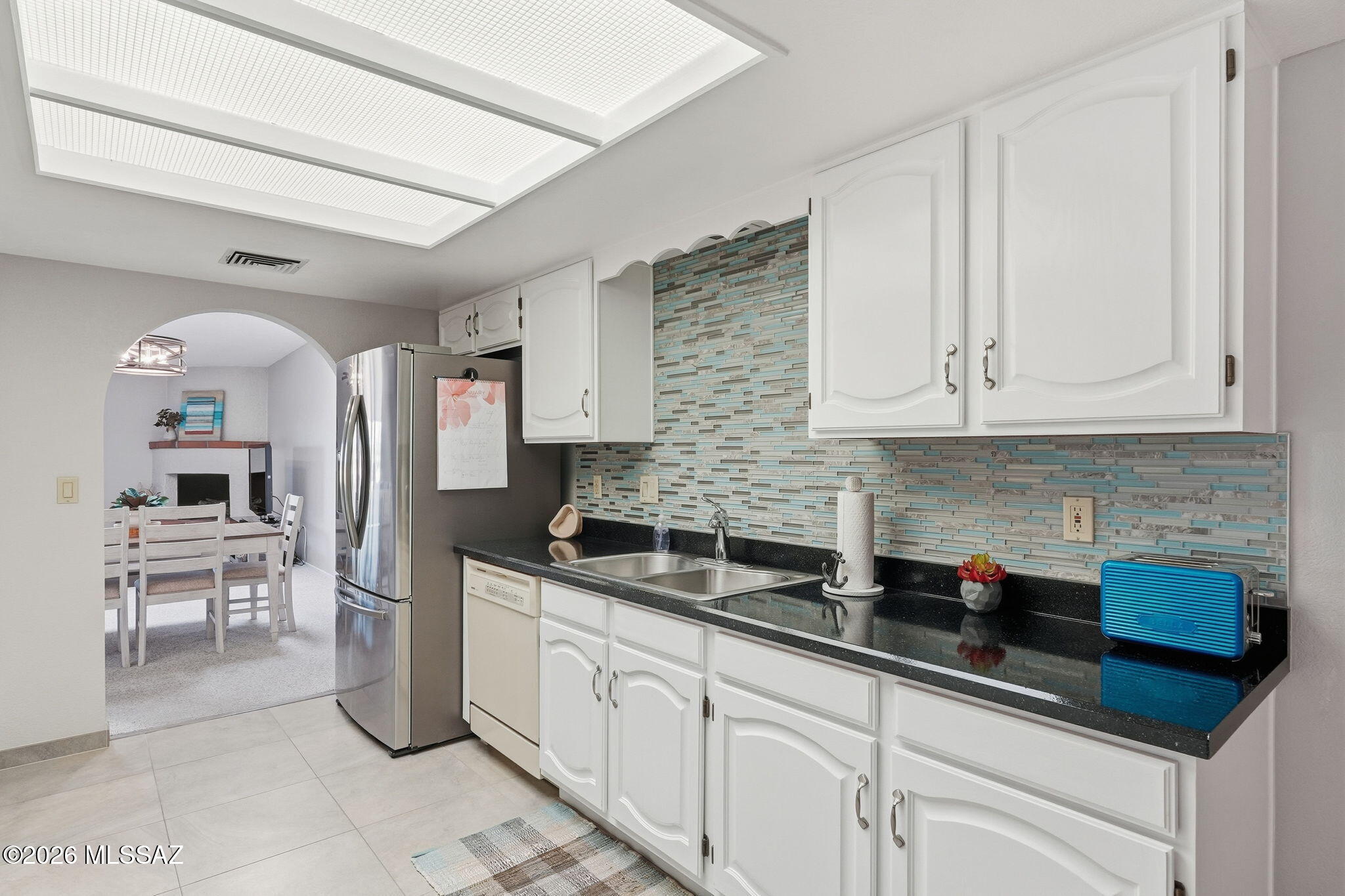 1040 W Camino Del Pato