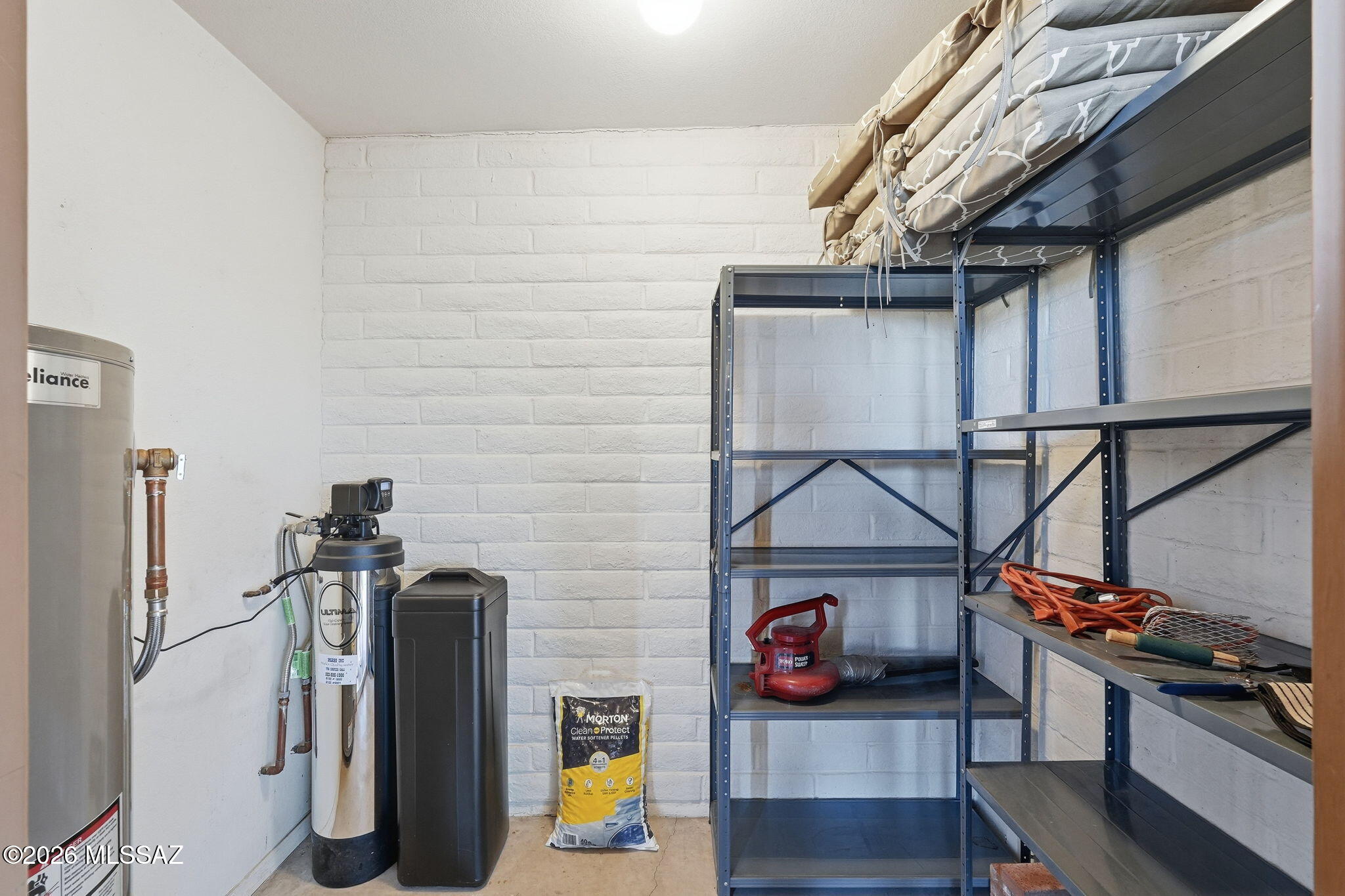 1040 W Camino Del Pato