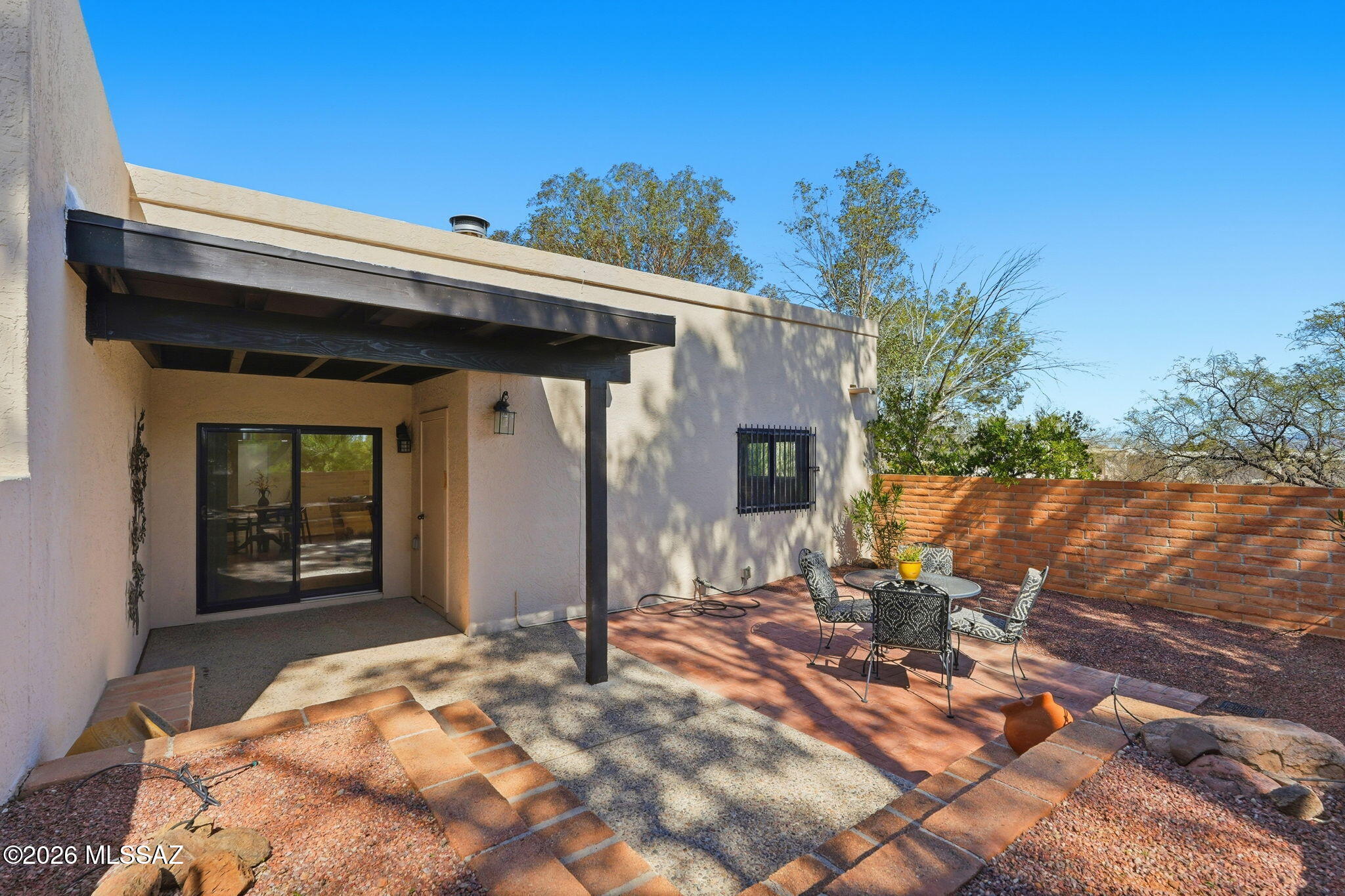 851 W Calle De Emilia