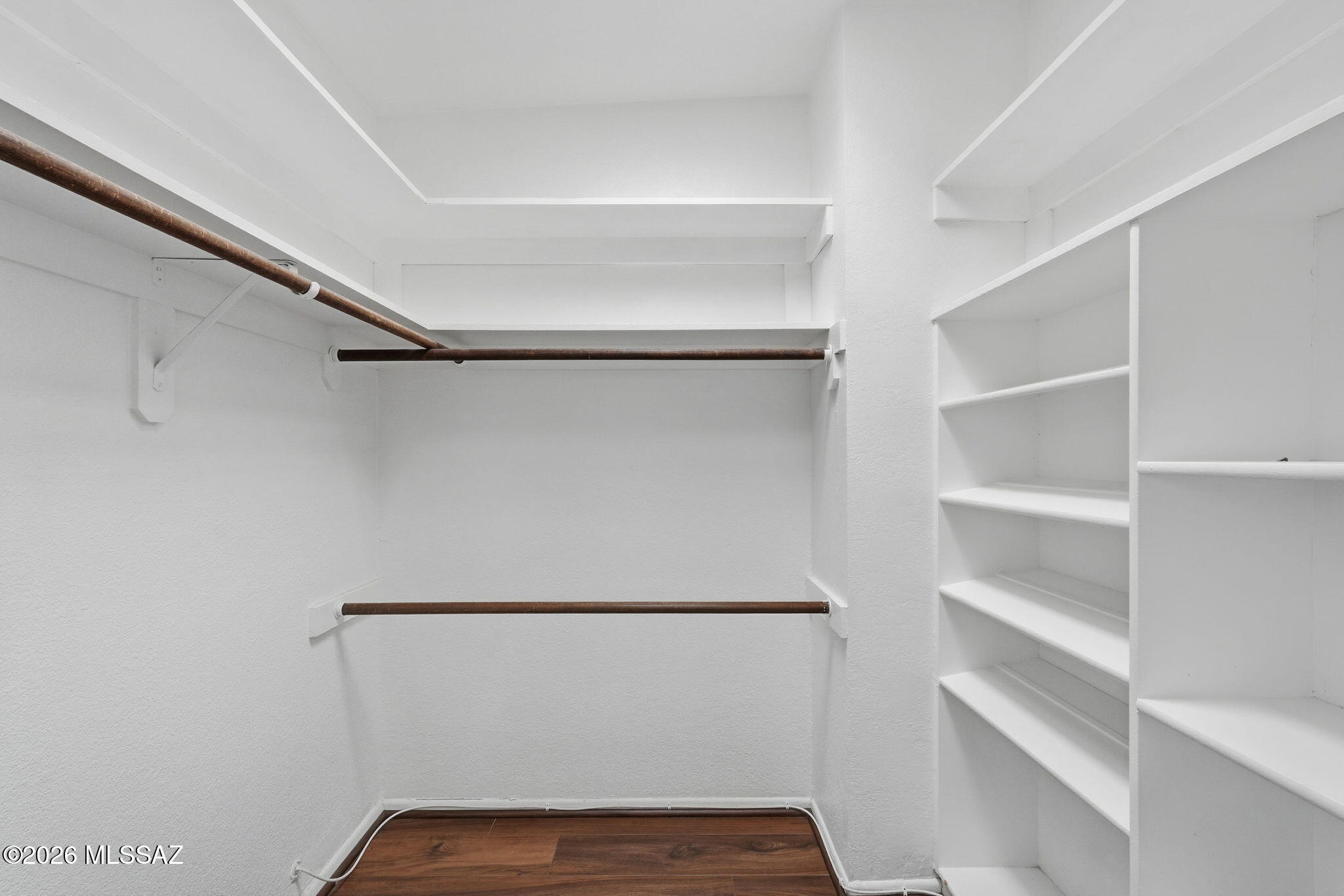 851 W Calle De Emilia