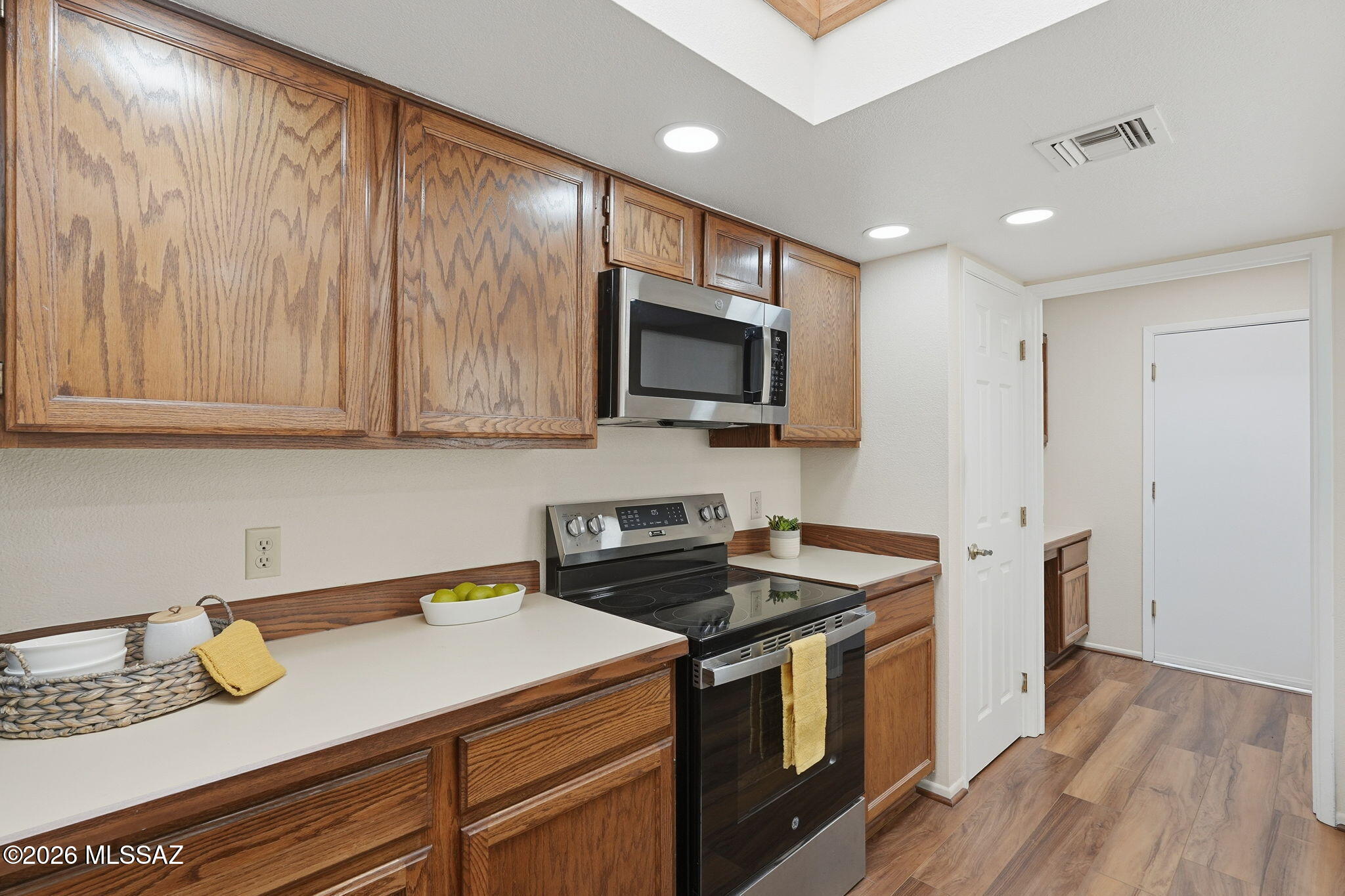 851 W Calle De Emilia