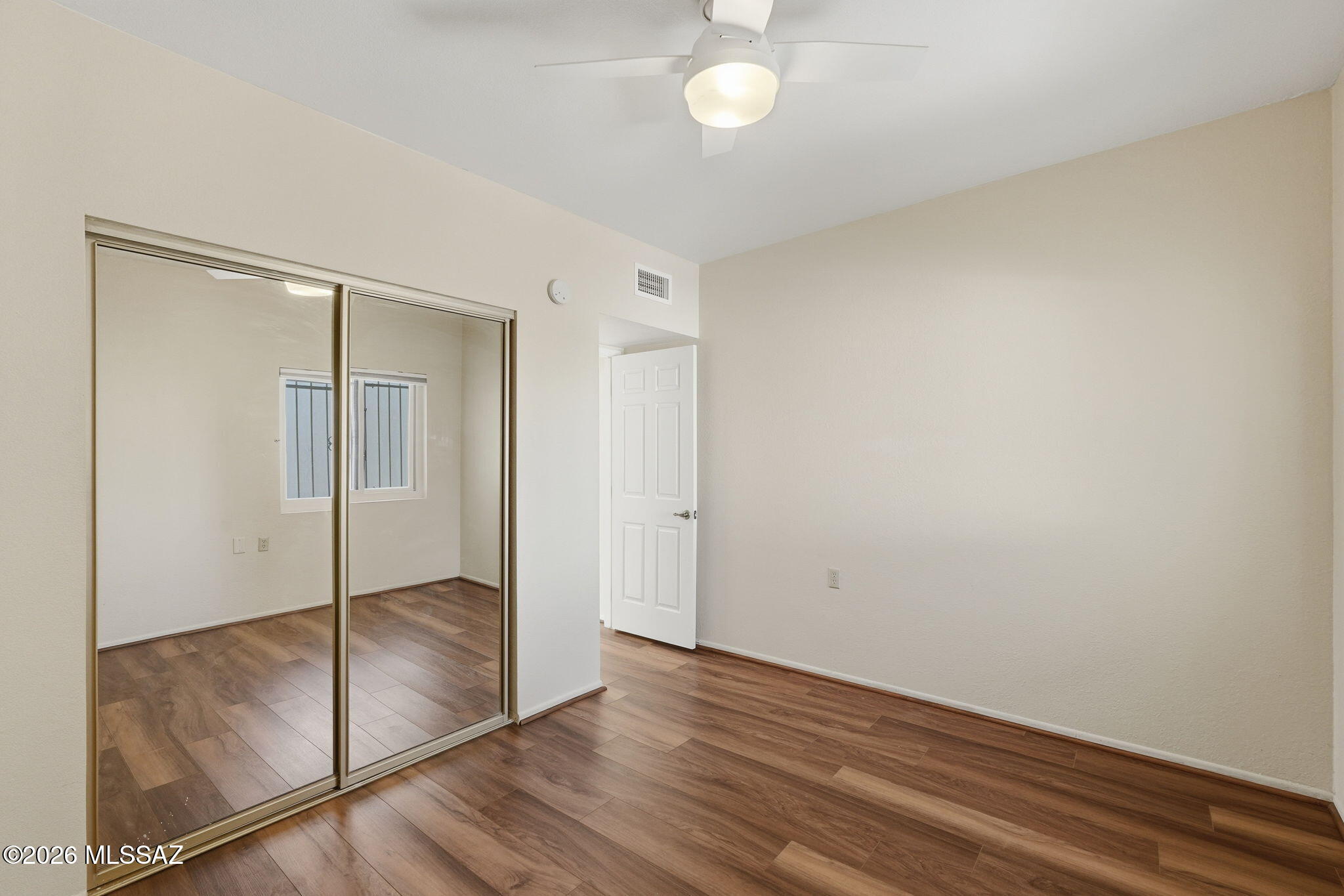 851 W Calle De Emilia