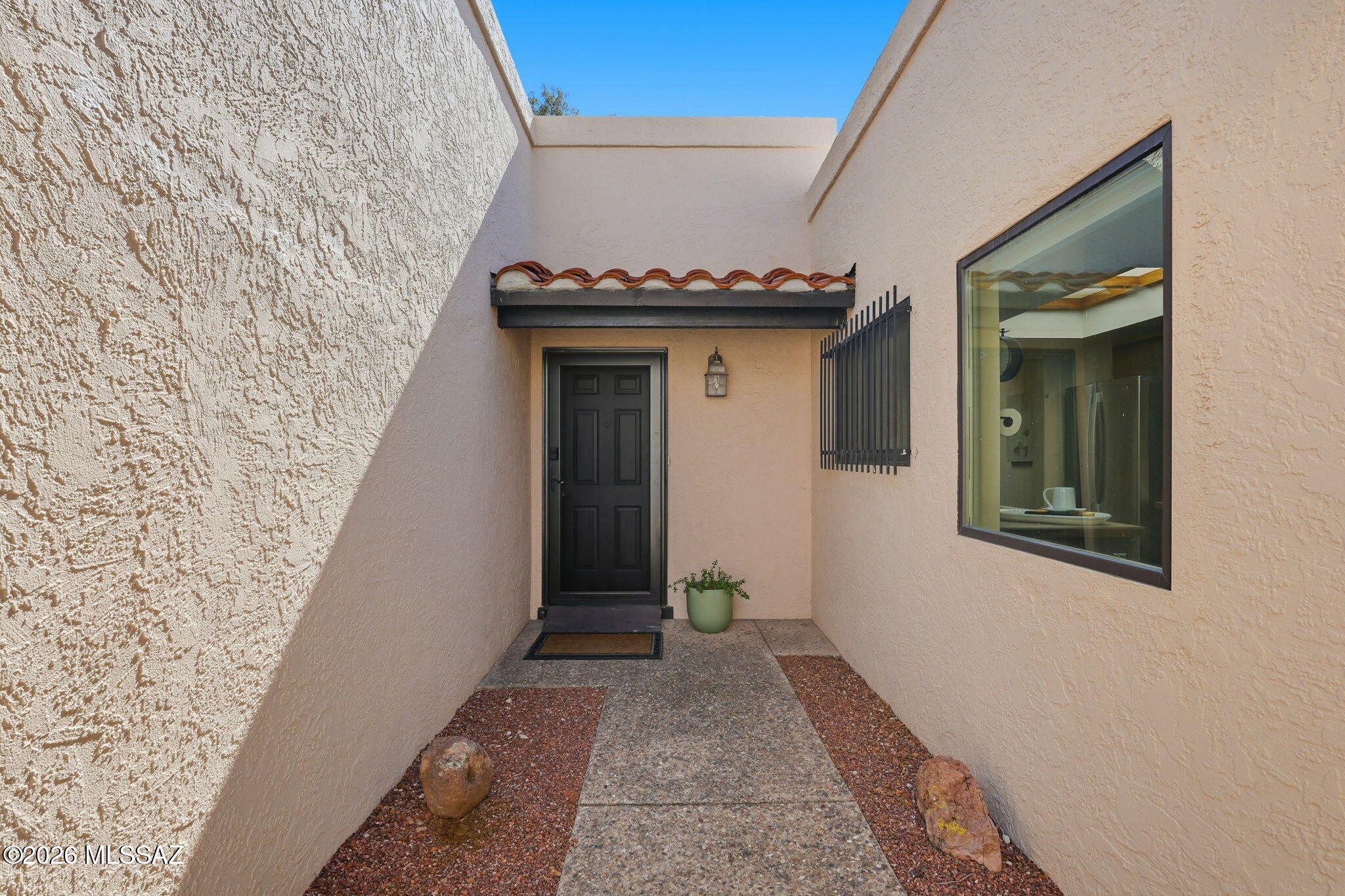 851 W Calle De Emilia