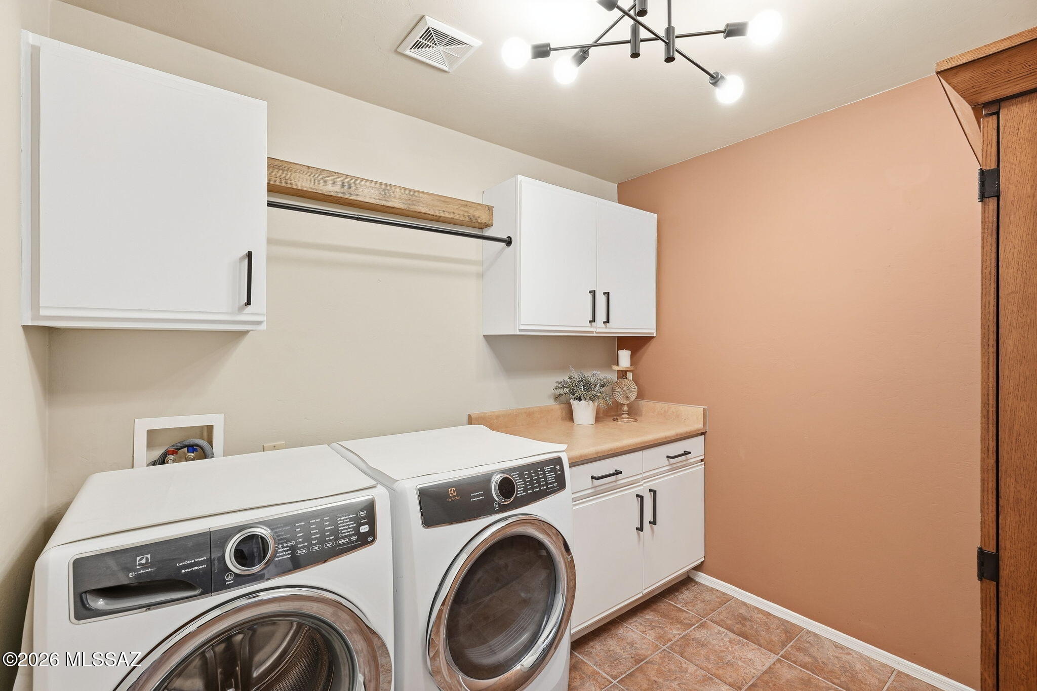 1950 E Desert Lark Ps E