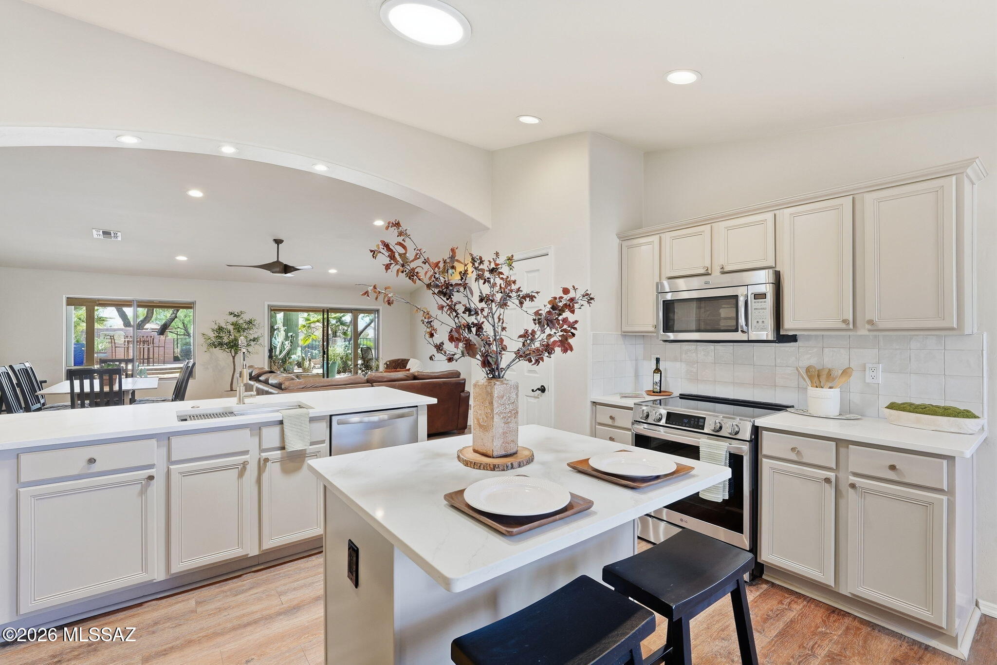 1950 E Desert Lark Ps E