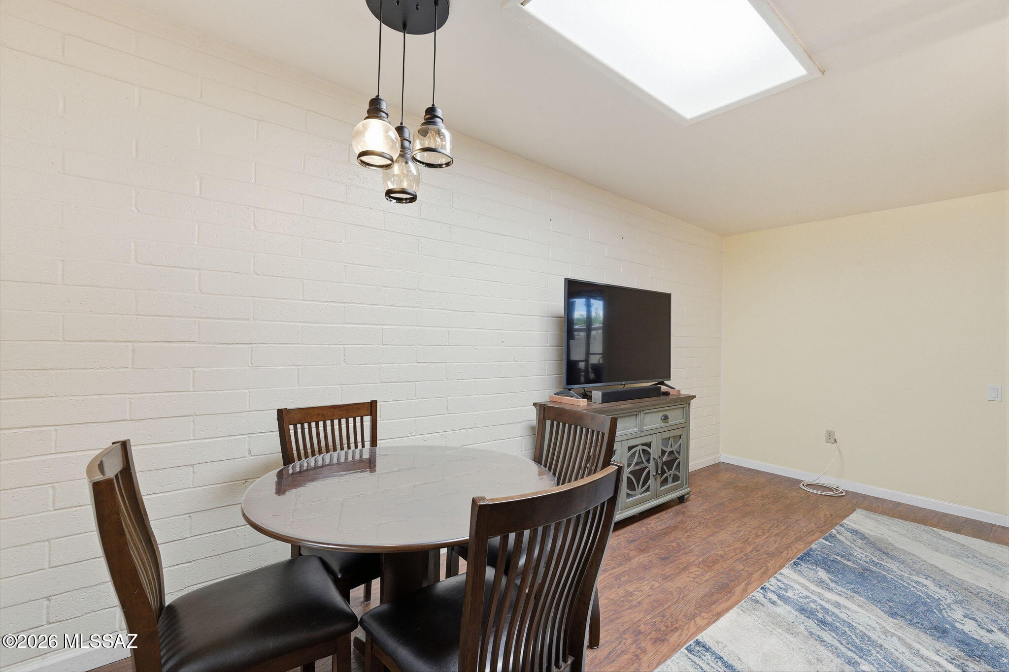 261 N Calle Del Lago