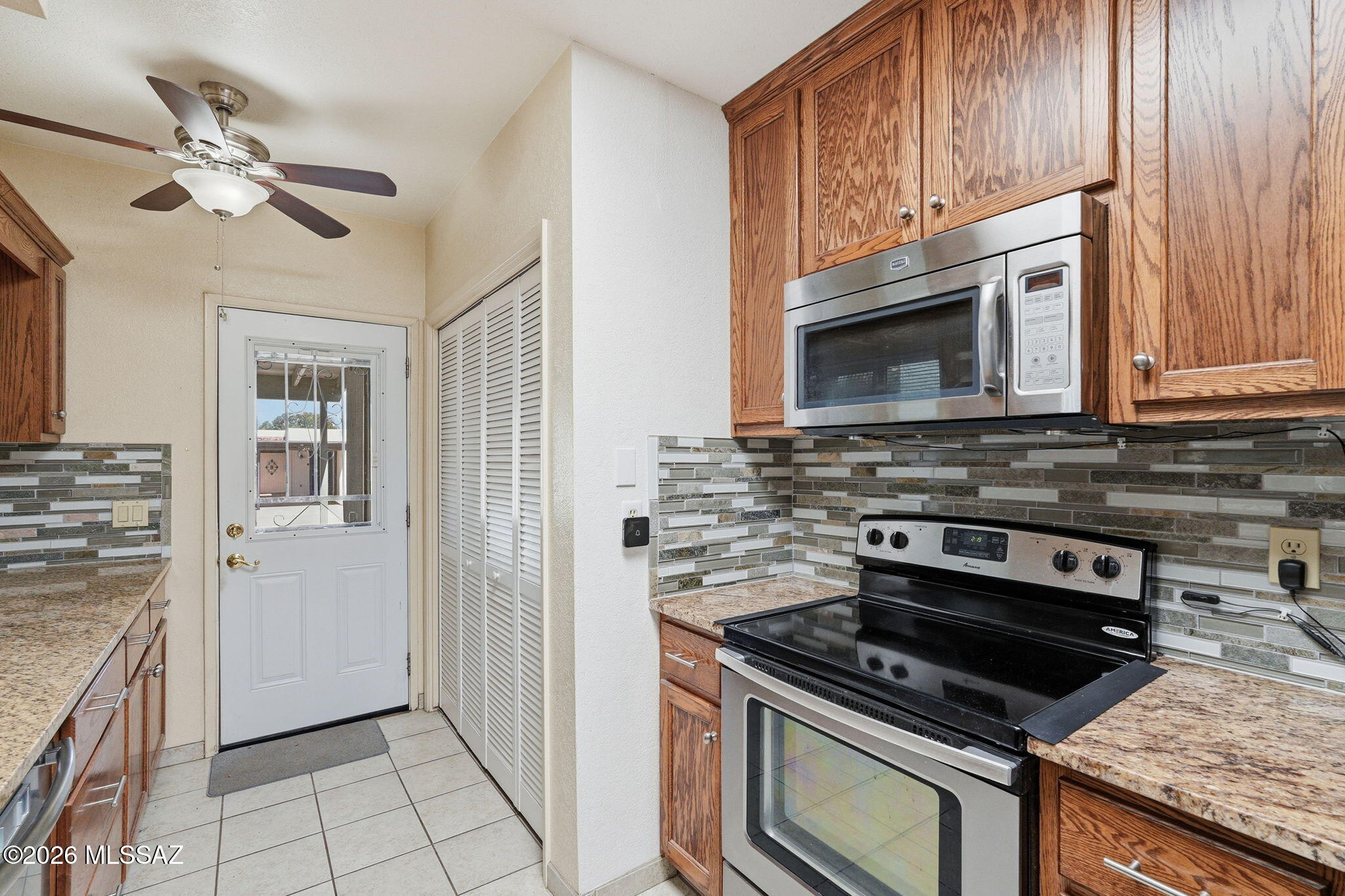 261 N Calle Del Lago