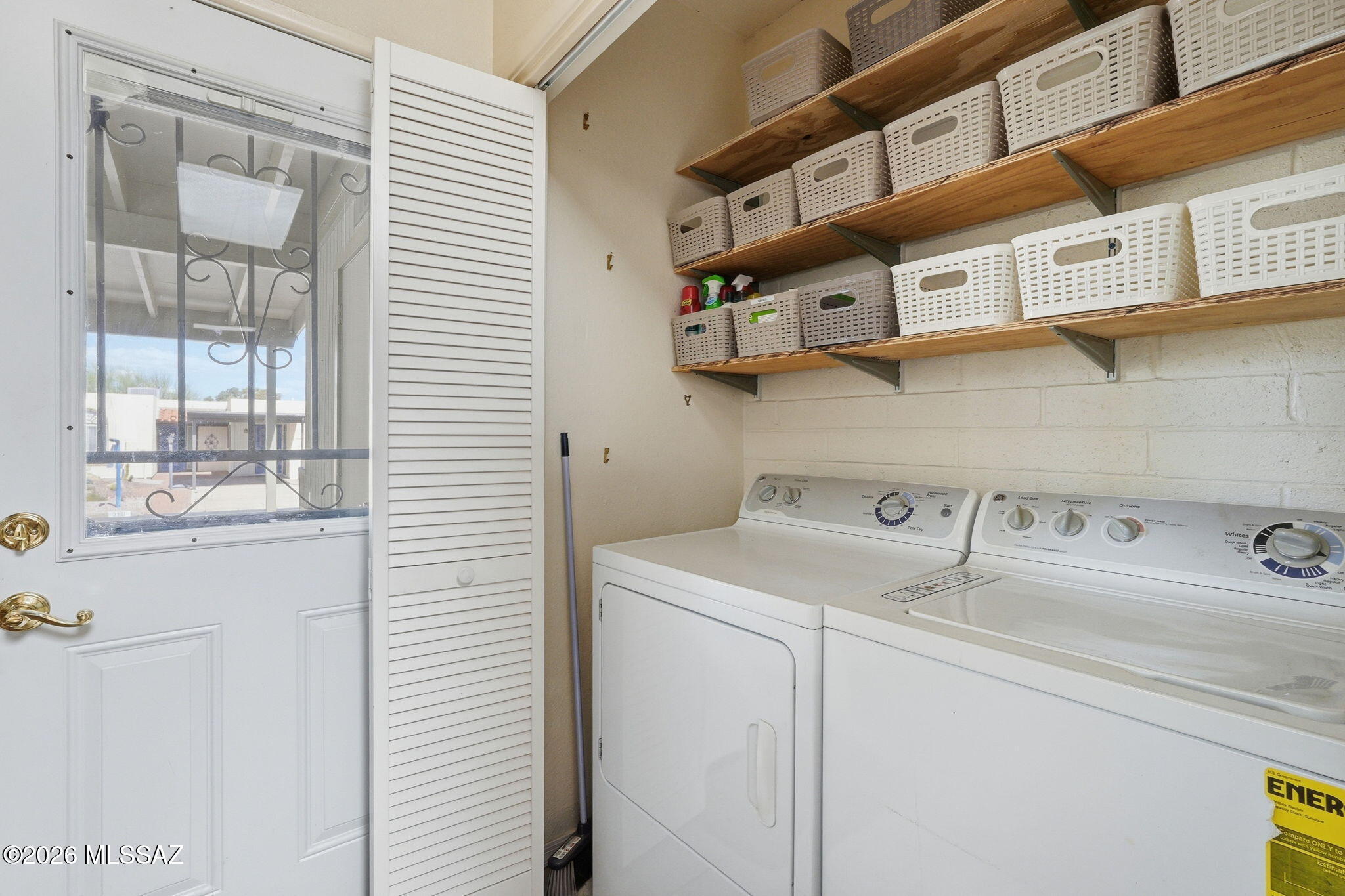 261 N Calle Del Lago