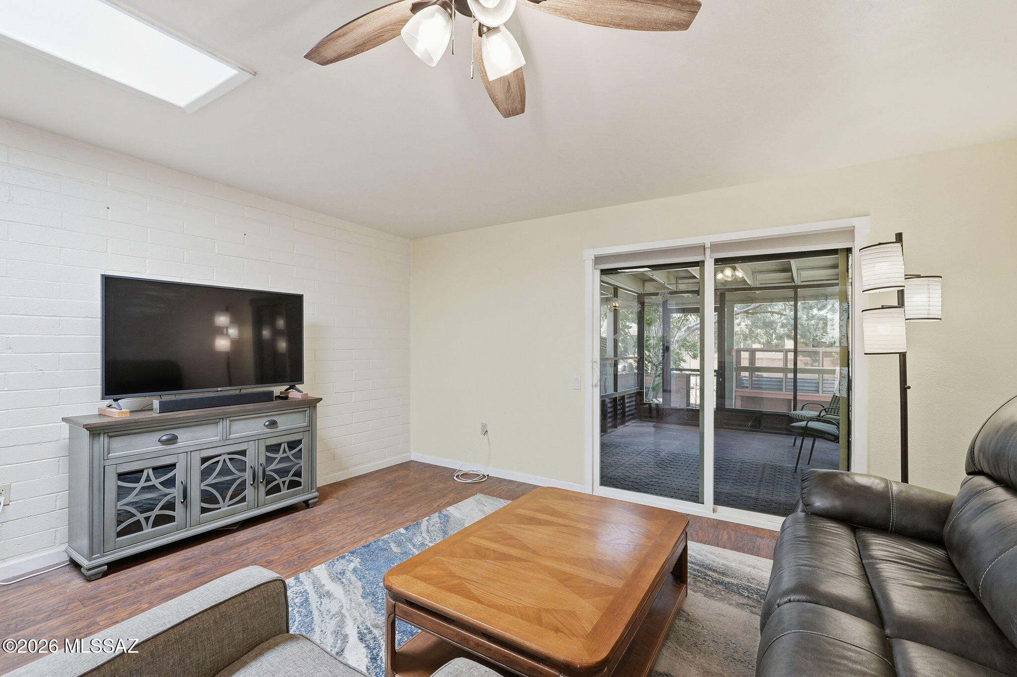 261 N Calle Del Lago