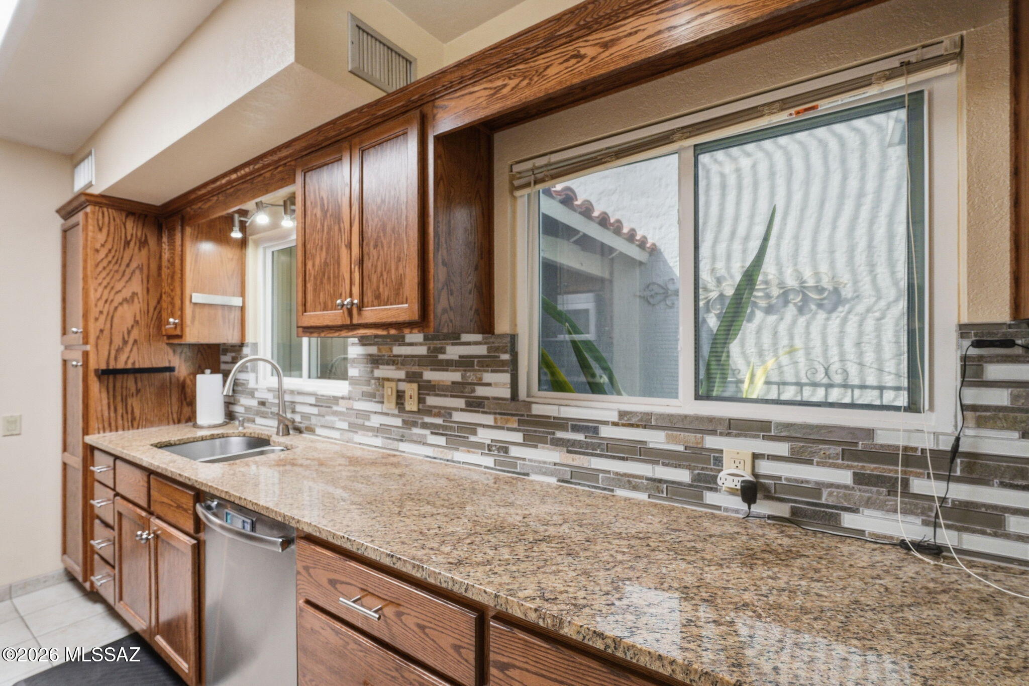 261 N Calle Del Lago