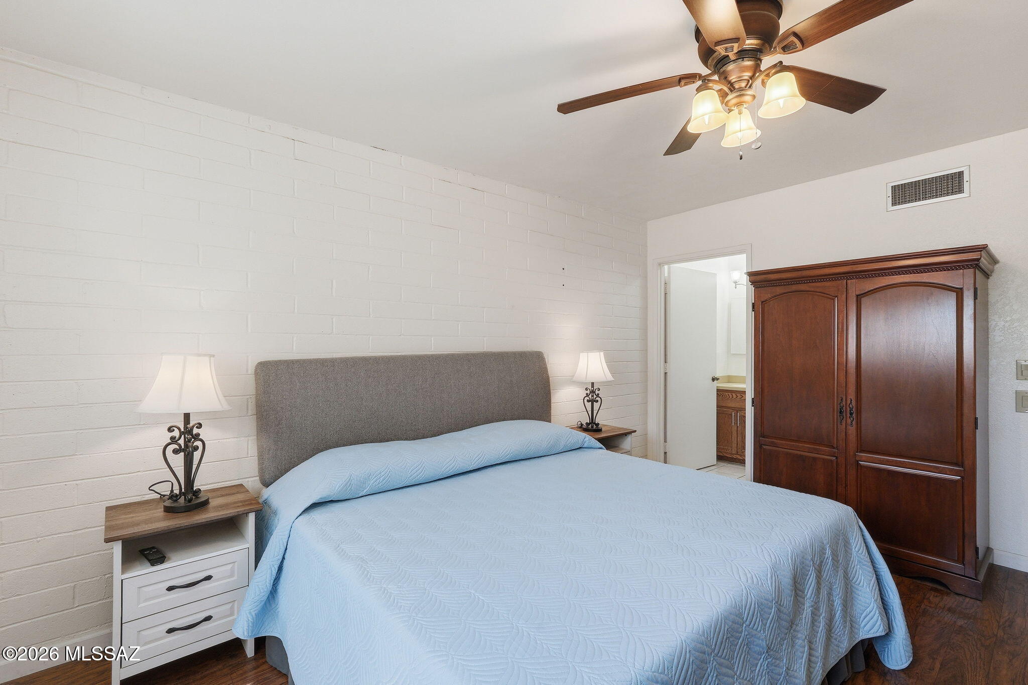 261 N Calle Del Lago