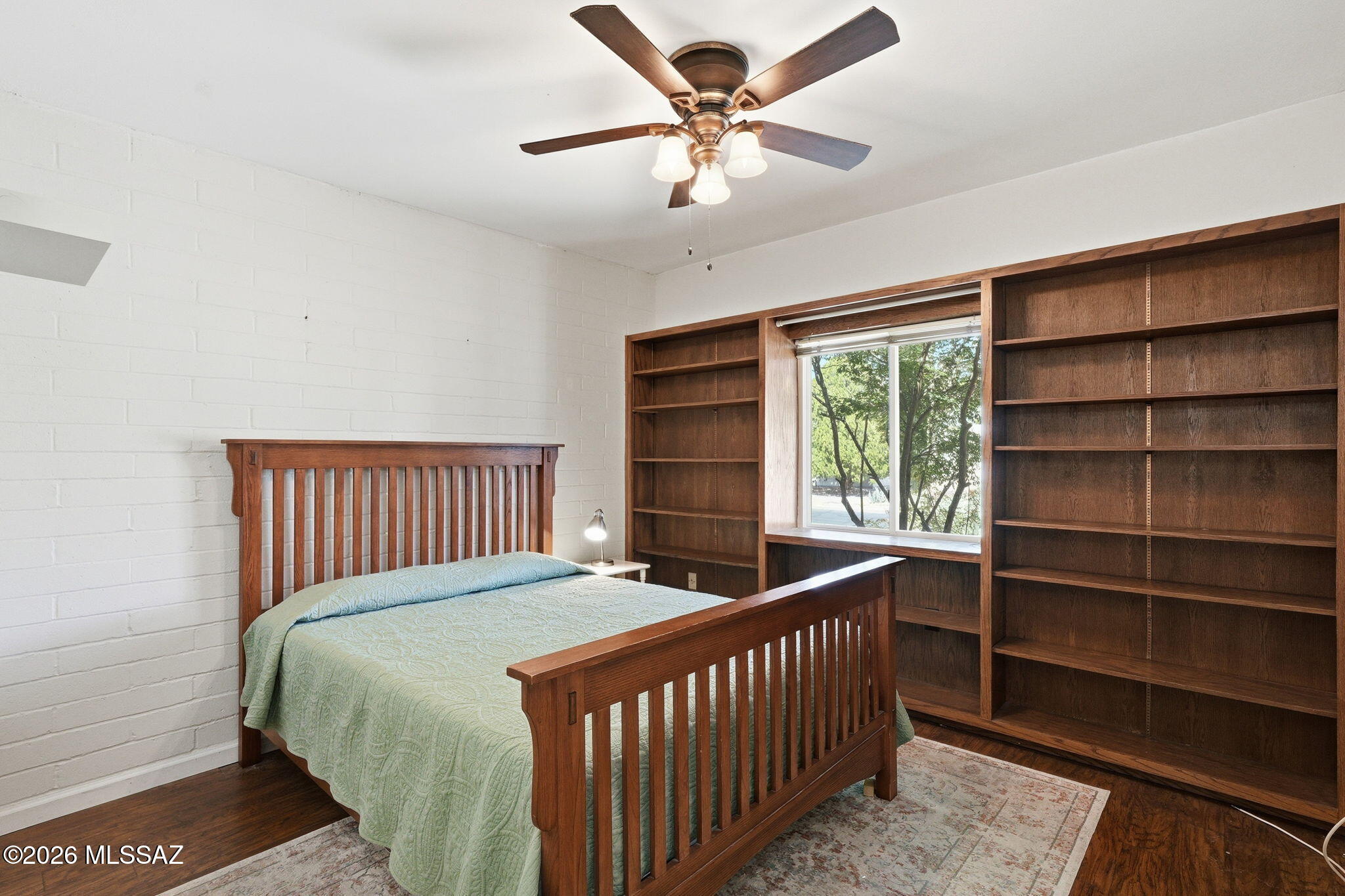261 N Calle Del Lago
