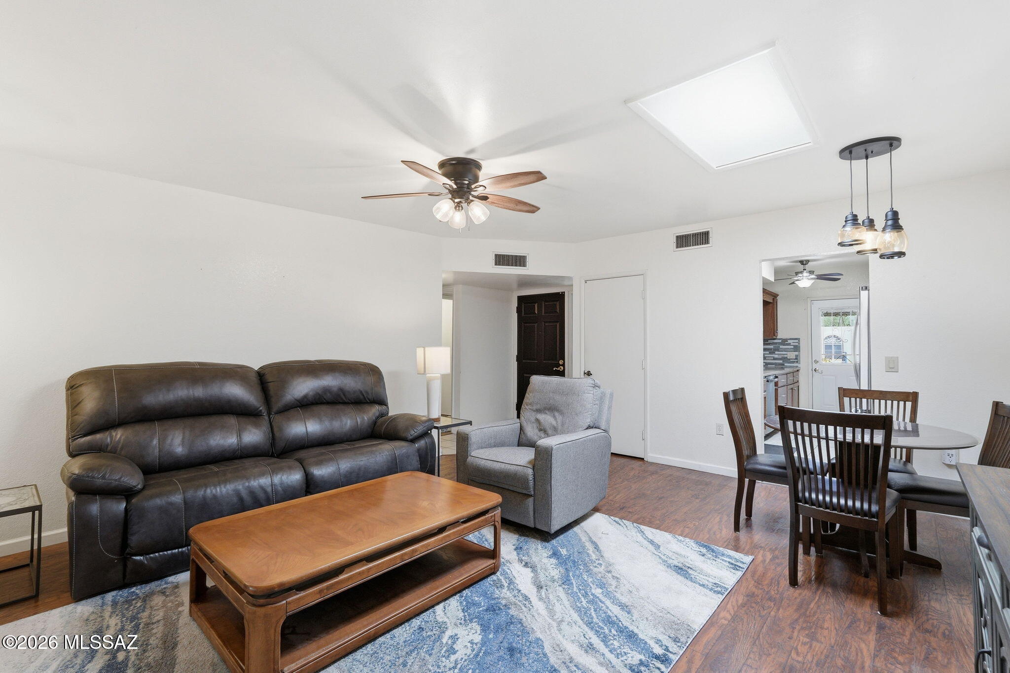 261 N Calle Del Lago