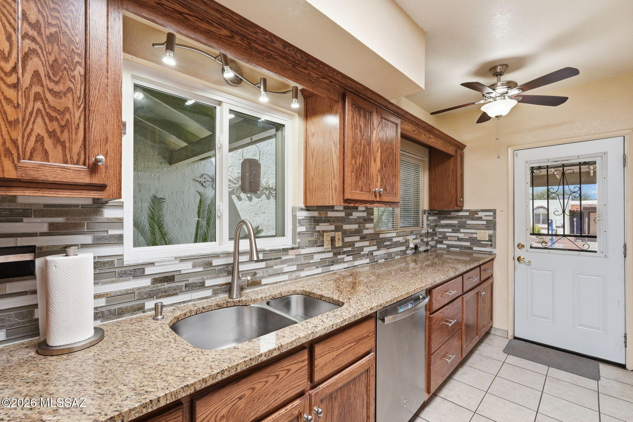 261 N Calle Del Lago